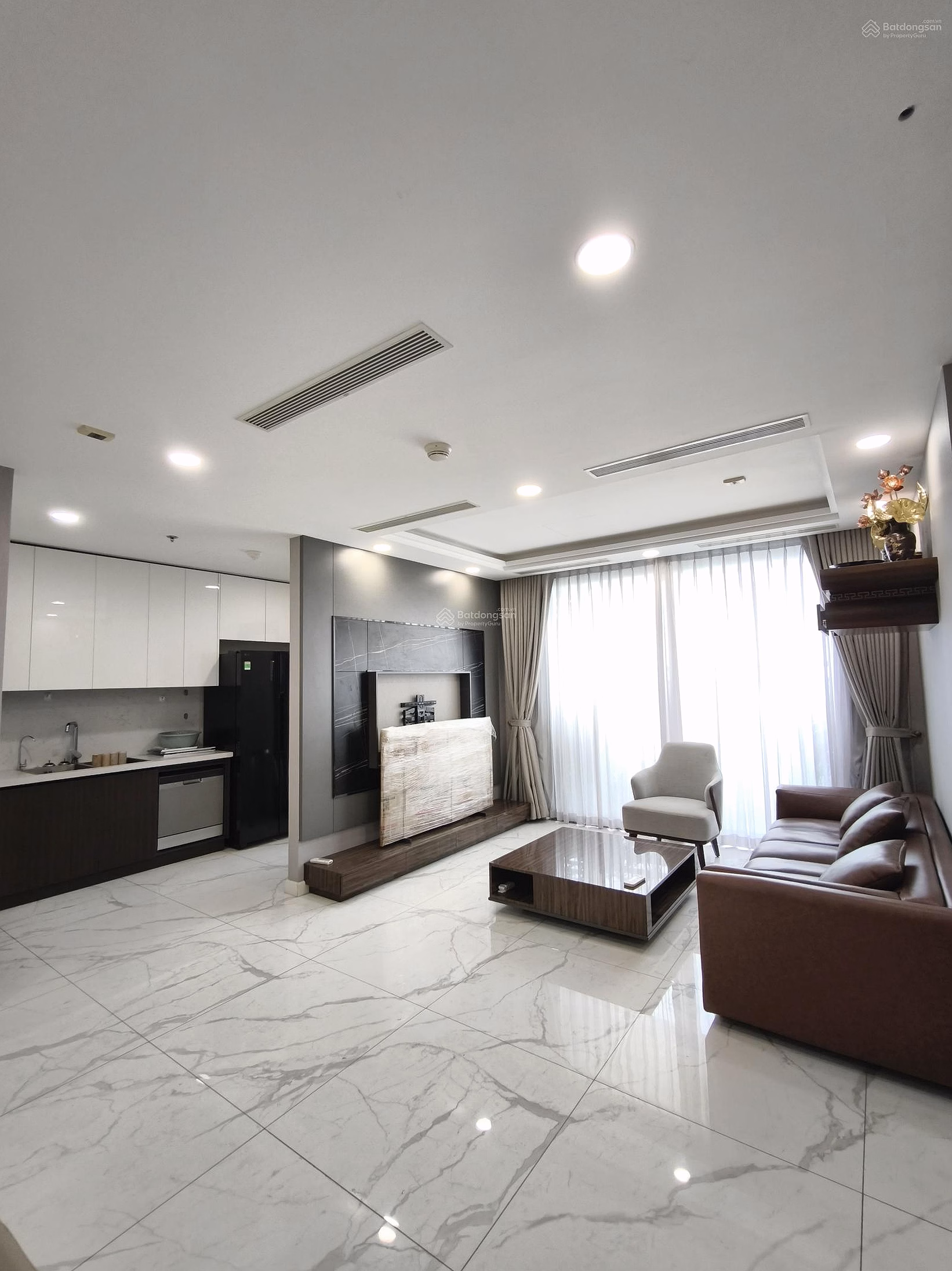 Hot Deal - Sunshine Sky City For Rent 4 Bedrooms 3 Bathrooms 1 Warehouse 132m2 - Fully Furnished - 30 Million Instant Stay