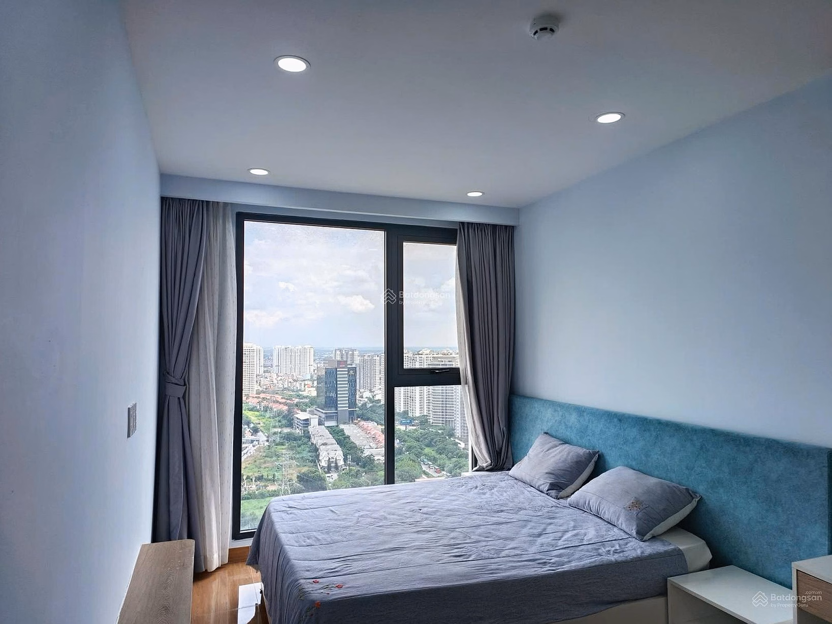 Lavida Plus apartment for rent: 2 bedrooms, 2 bedrooms, area 74m2, fully furnished, near RMIT, TDTU, District 7