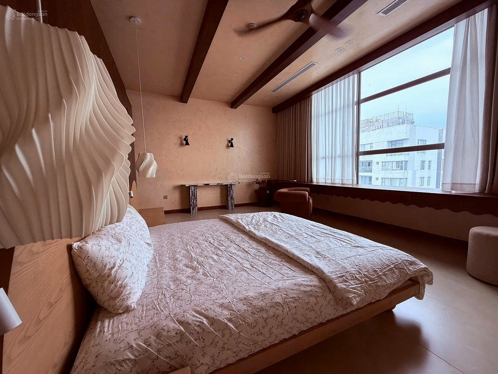 River Panorama penthouse for rent in District 7