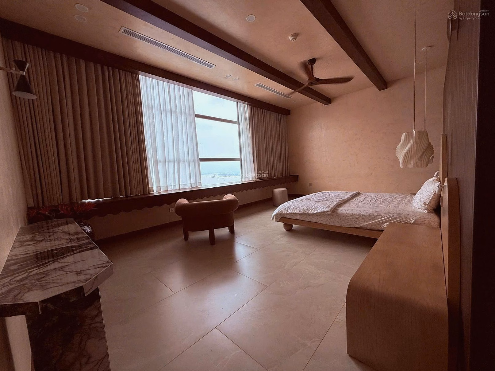 River Panorama penthouse for rent in District 7