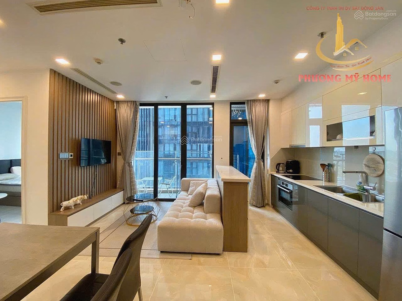 Superb luxury 2 bedroom apartment for rent at vInhomes Golden River (Ba Son) - District 1