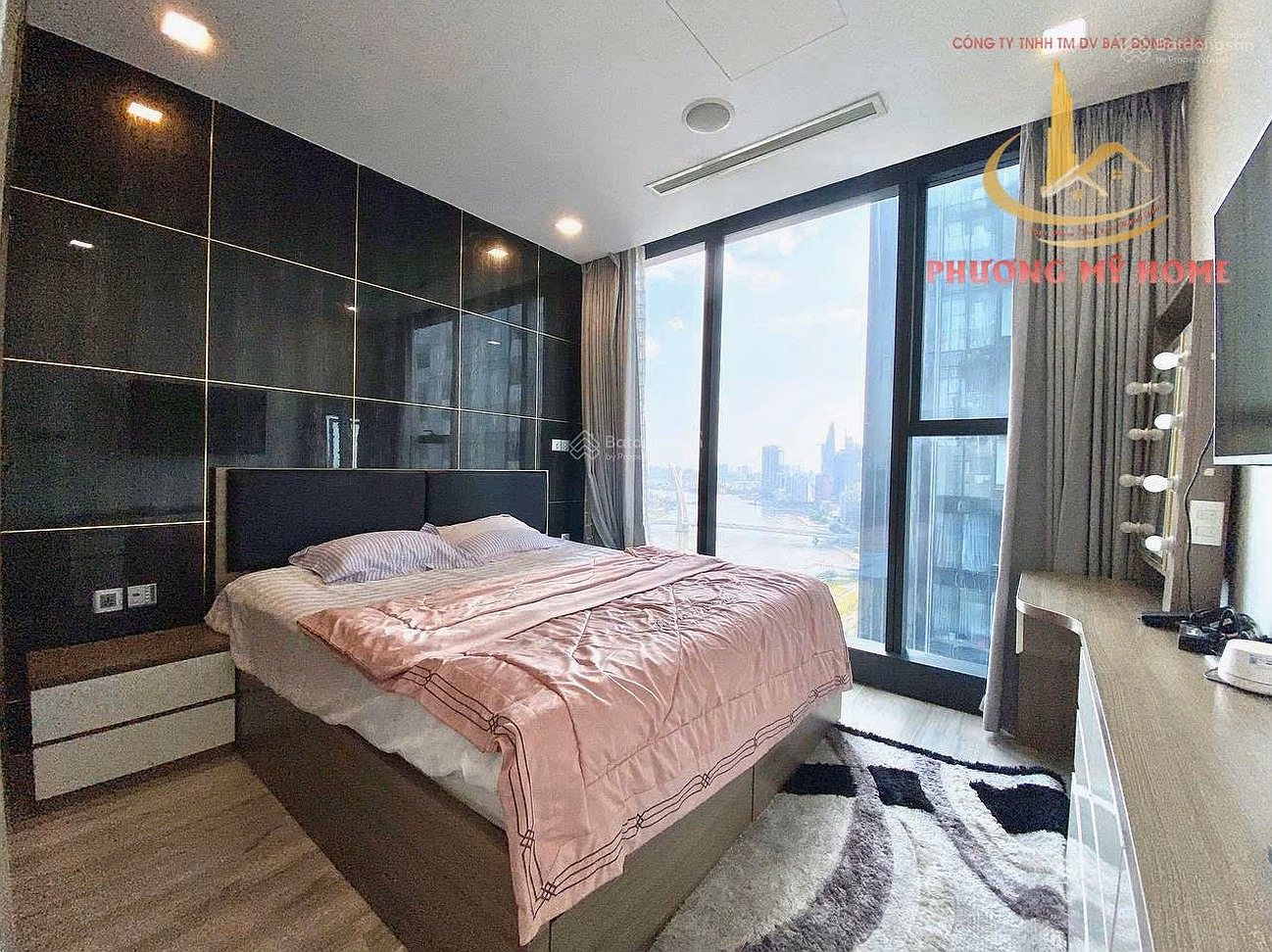 Superb luxury 2 bedroom apartment for rent at vInhomes Golden River (Ba Son) - District 1