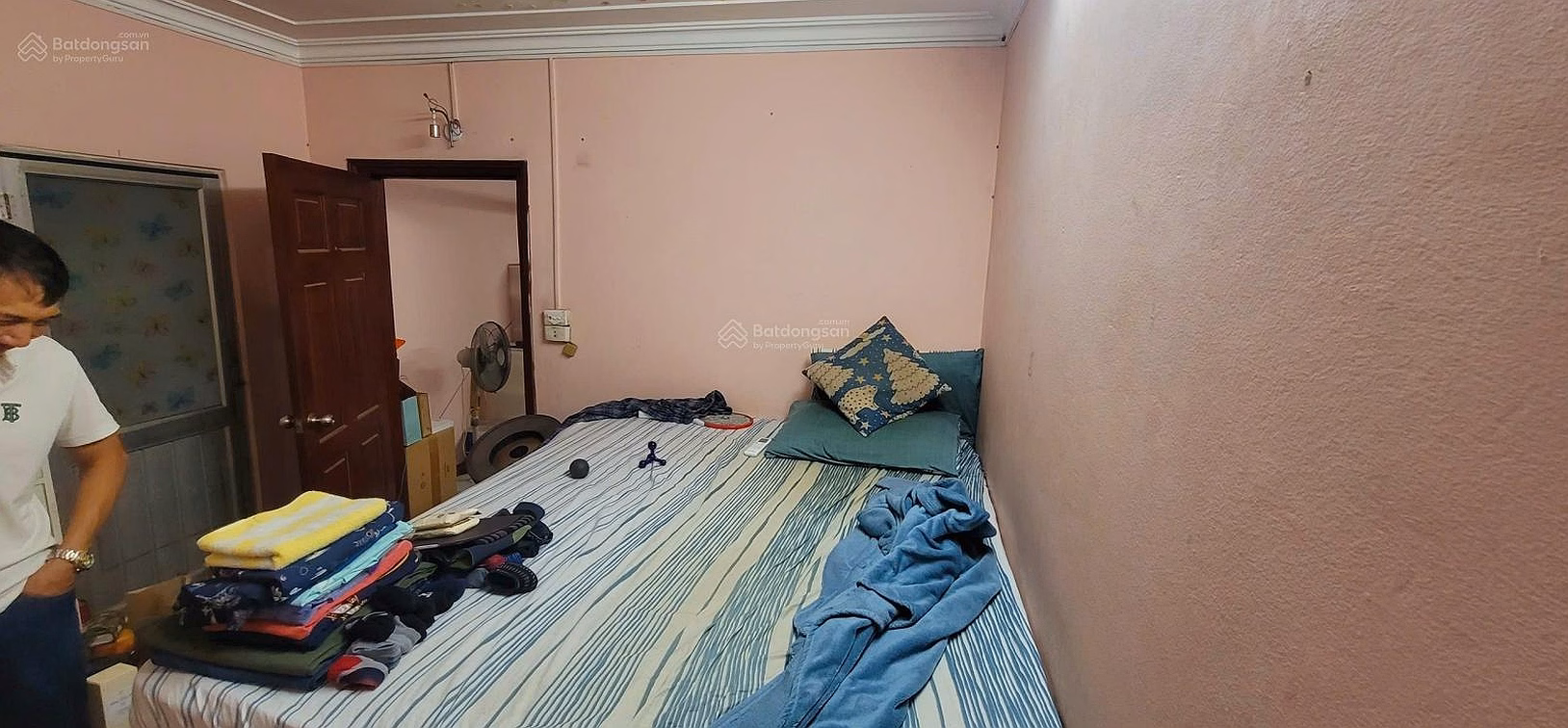 Thanh Cong apartment for urgent sale, book area 34/75m2, actual use 75m2. Design: 2 bedrooms