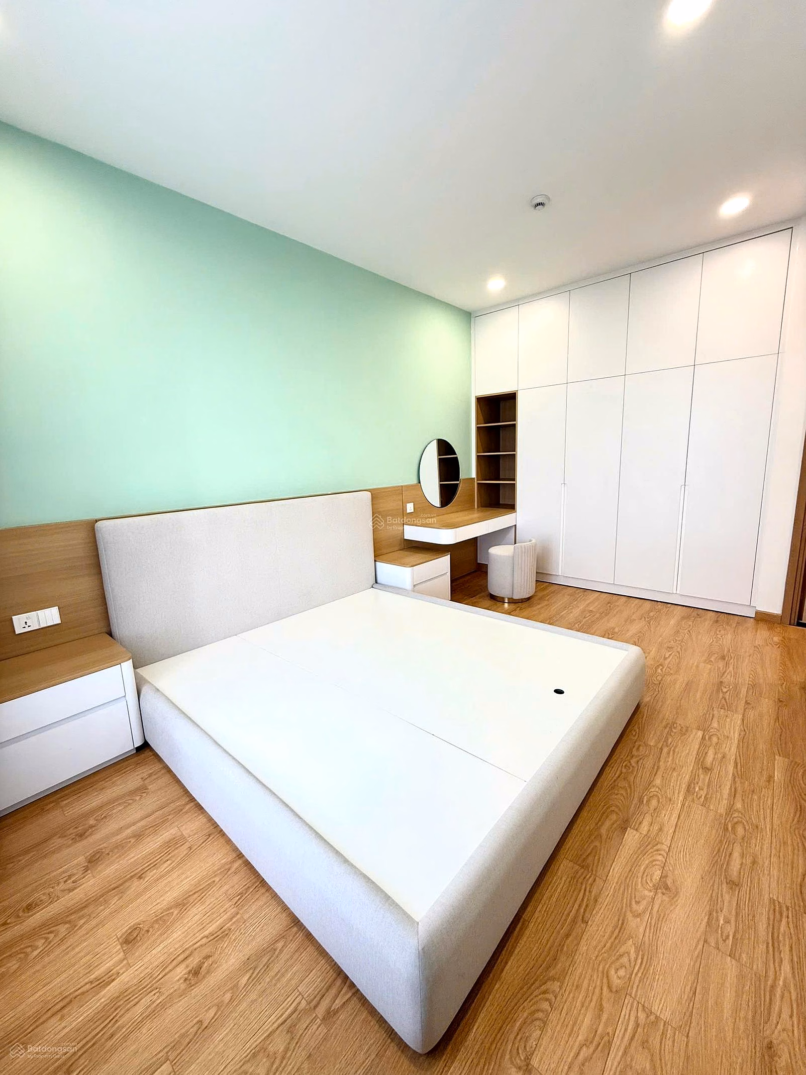[BASIC FURNITURE for rent] Celesta Rise apartment: 2 bedrooms, 2 bathrooms, area 80m2, basic furniture available as shown in the photo