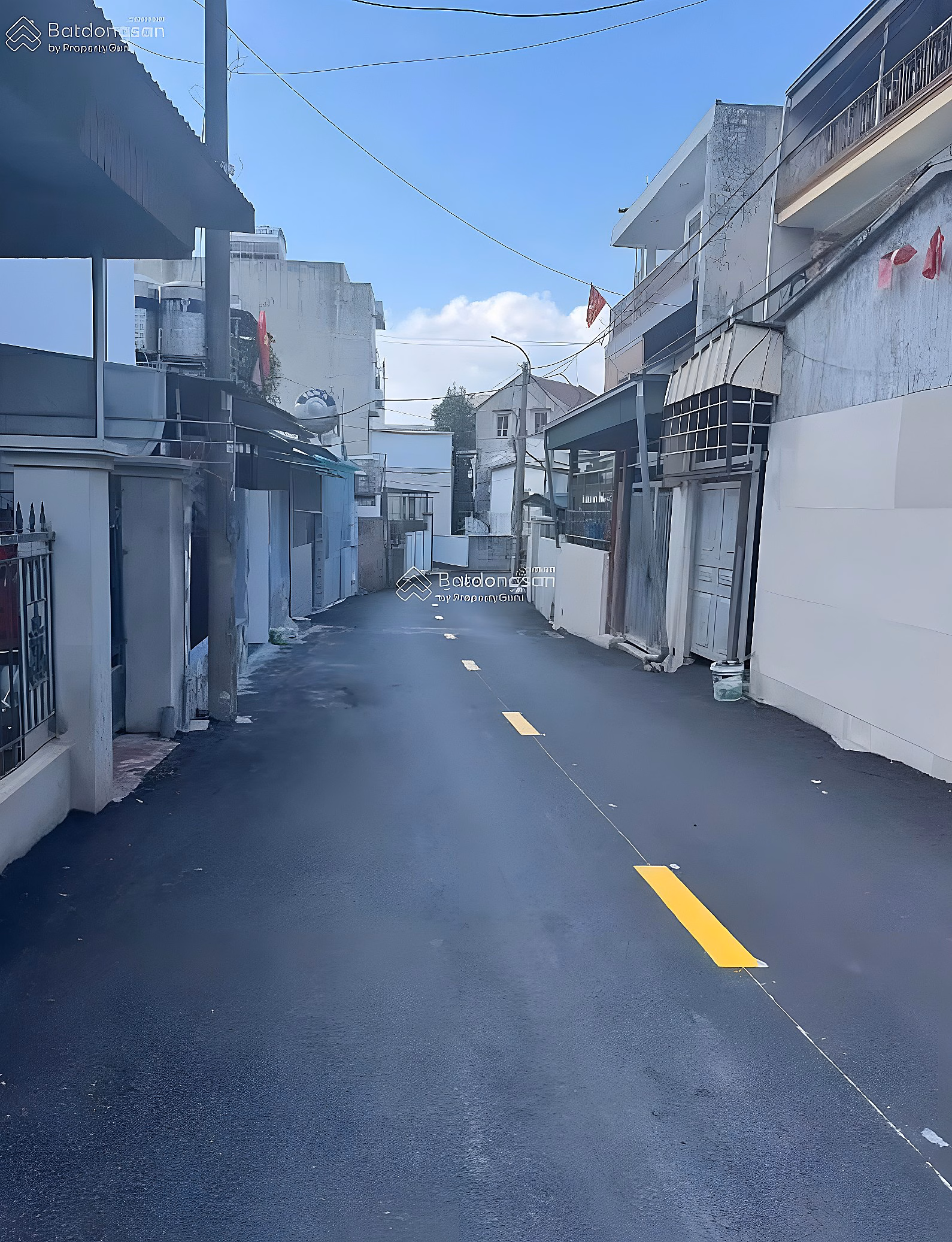 The owner sold the land and gave away a house in area 8A, Bai Chay, Ha Long