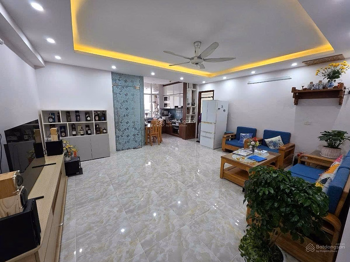 7.8 BILLION OWNERS NEED TO URGENTLY SELL APARTMENT CC C18 LANE 655 LAC LONG QUAN DT80M 2 BEDROOM, 2 WITH VIEW OF FIREWORKS
