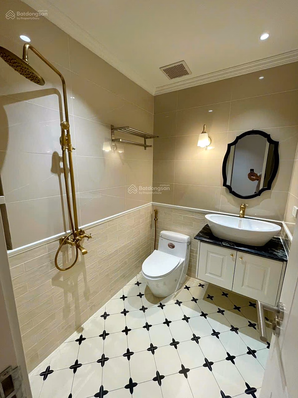 3D fully furnished house for rent, very good house with car slot at Vinaconex 21***