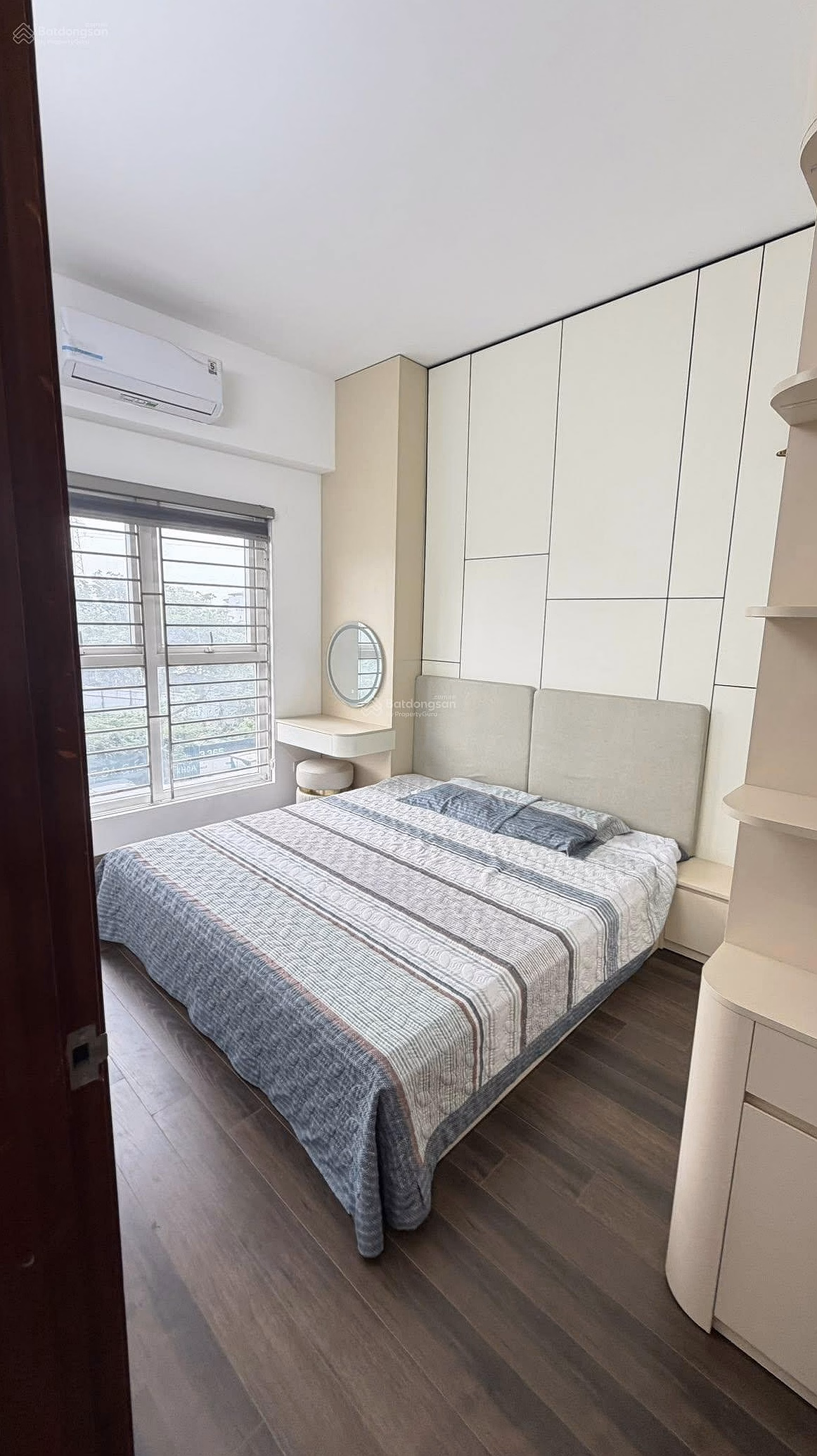 Selling 2-bedroom apartment CT7 Duong Noi, area: 55m2, fully furnished, price: 3,640 billion (with profit)