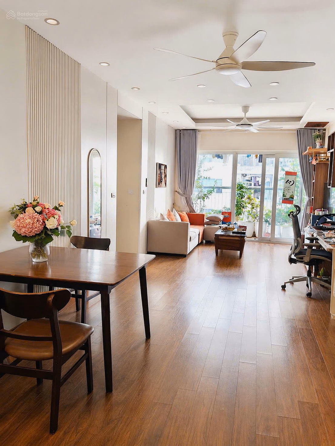 CORNER APARTMENT 94M 3 BEDROOM FULLY FURNISHED AT EXTREMELY ATTRACTIVE PRICE
