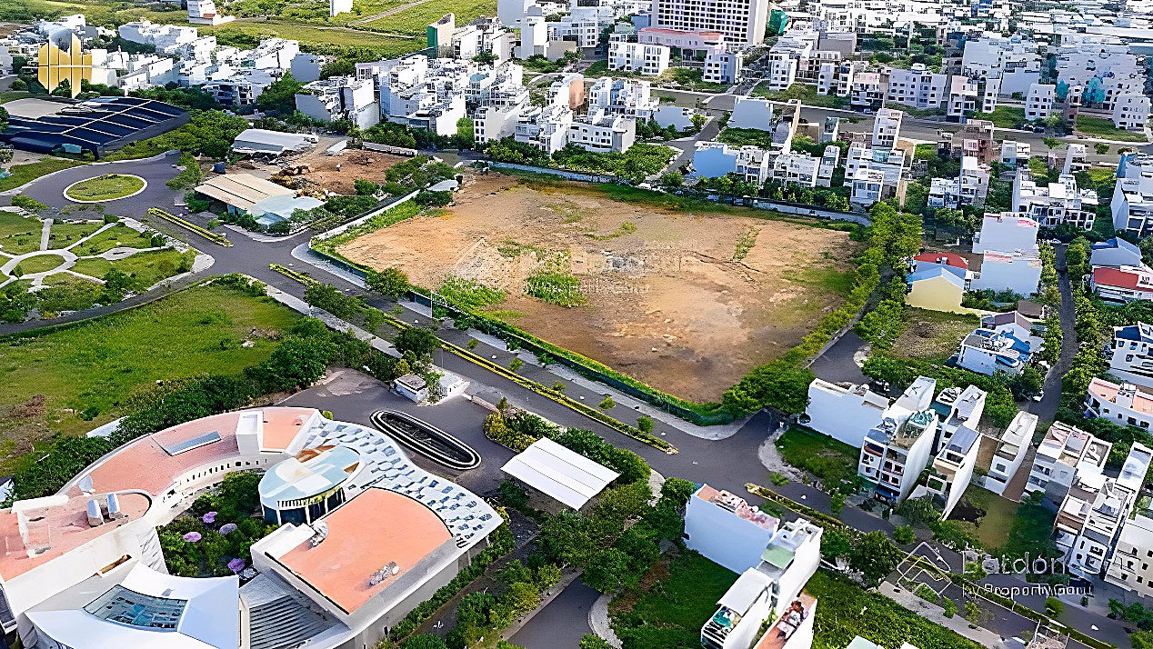 The owner is selling BT 16-2, Street T15, opposite the most affordable apartment on the market
