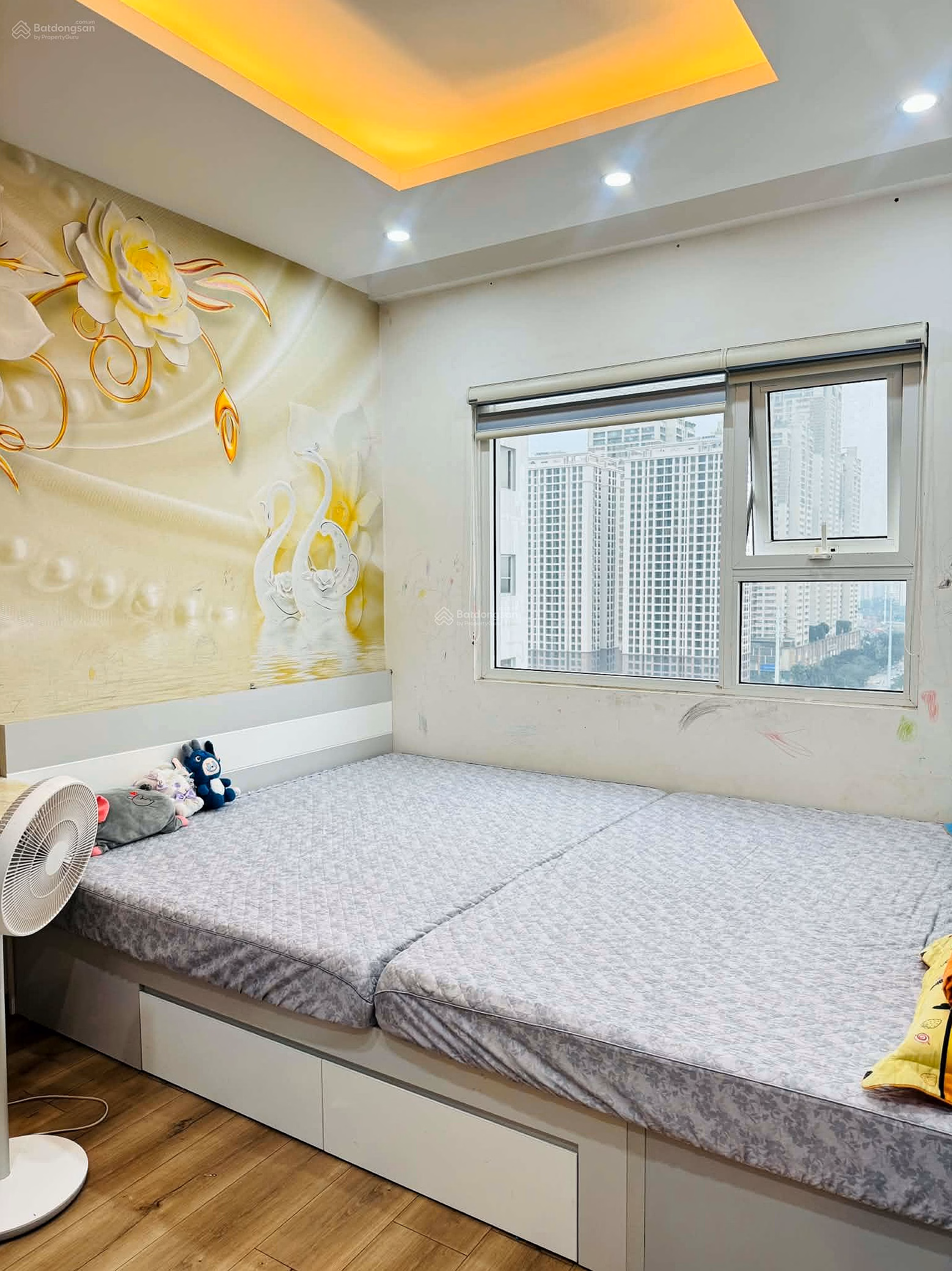 Selling 3-bedroom, 2vs apartment, fully furnished, beautiful, cool direction, middle floor at AnLand Duong Noi