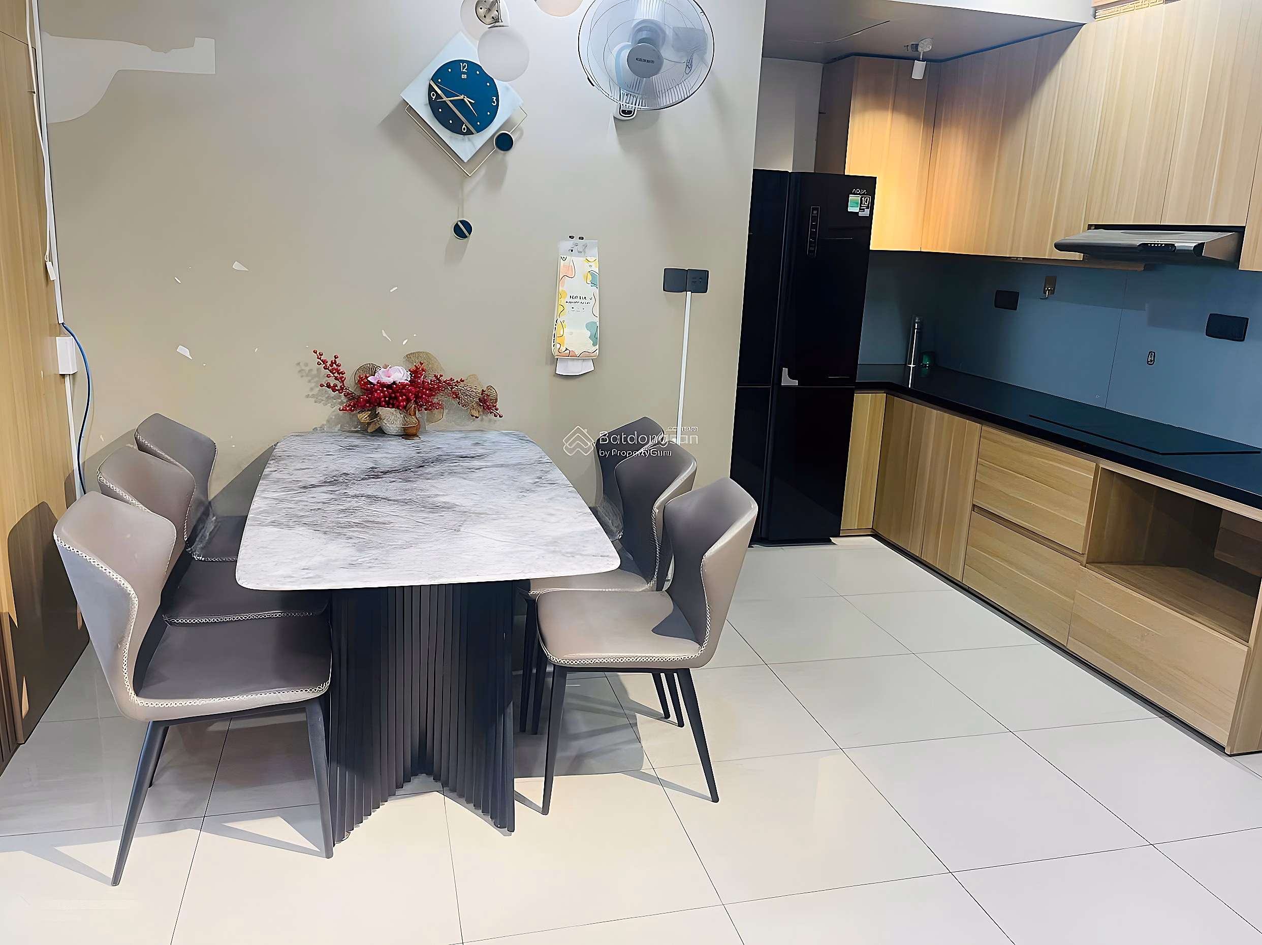 Apartment for rent with 2 bedrooms, 2 bathrooms, 70m2 in Ruby - Celadon City, 13 million VND for immediate occupancy