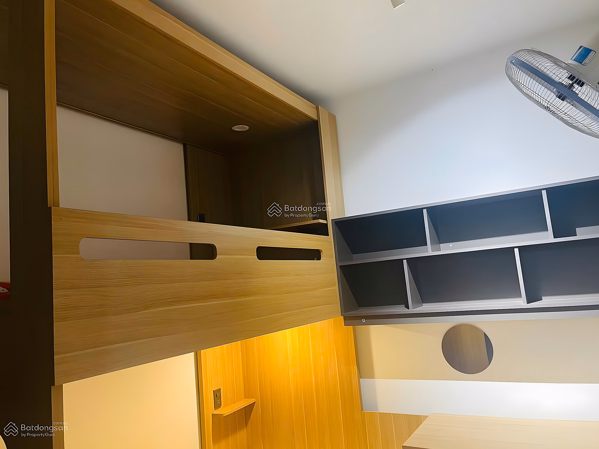 Apartment for rent with 2 bedrooms, 2 bathrooms, 70m2 in Ruby - Celadon City, 13 million VND for immediate occupancy
