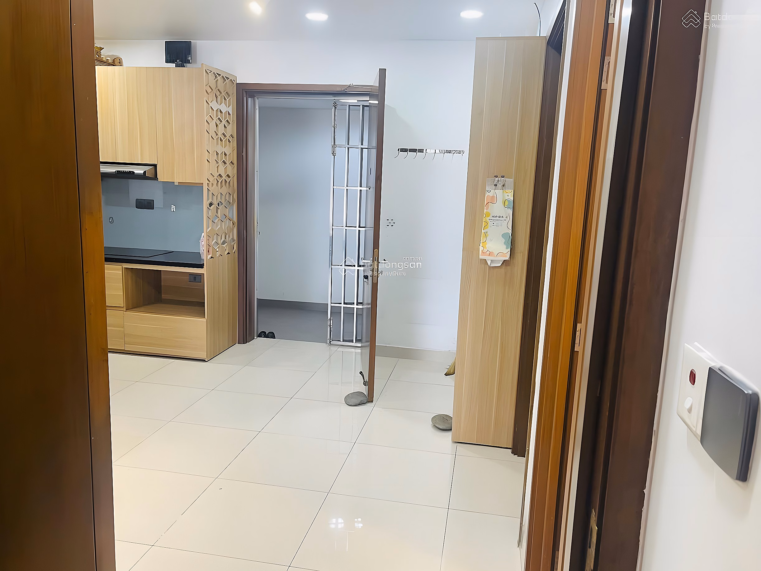 Apartment for rent with 2 bedrooms, 2 bathrooms, 70m2 in Ruby - Celadon City, 13 million VND for immediate occupancy
