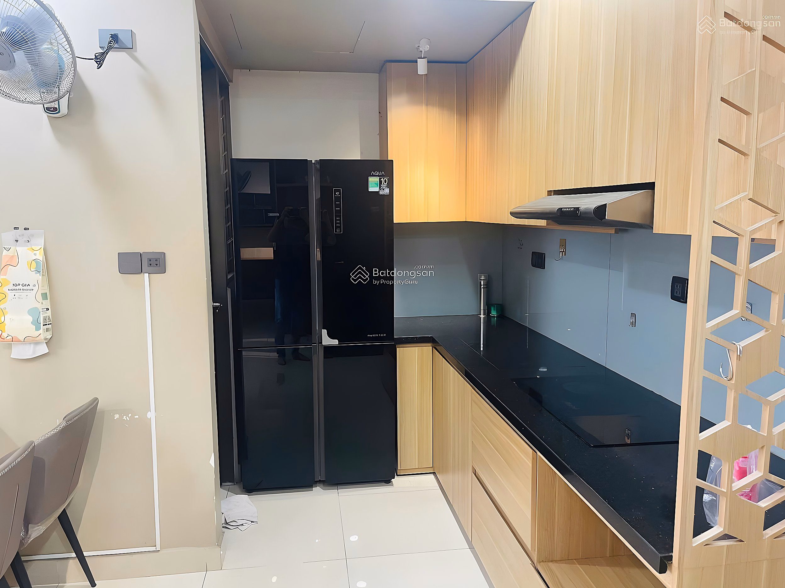 Apartment for rent with 2 bedrooms, 2 bathrooms, 70m2 in Ruby - Celadon City, 13 million VND for immediate occupancy
