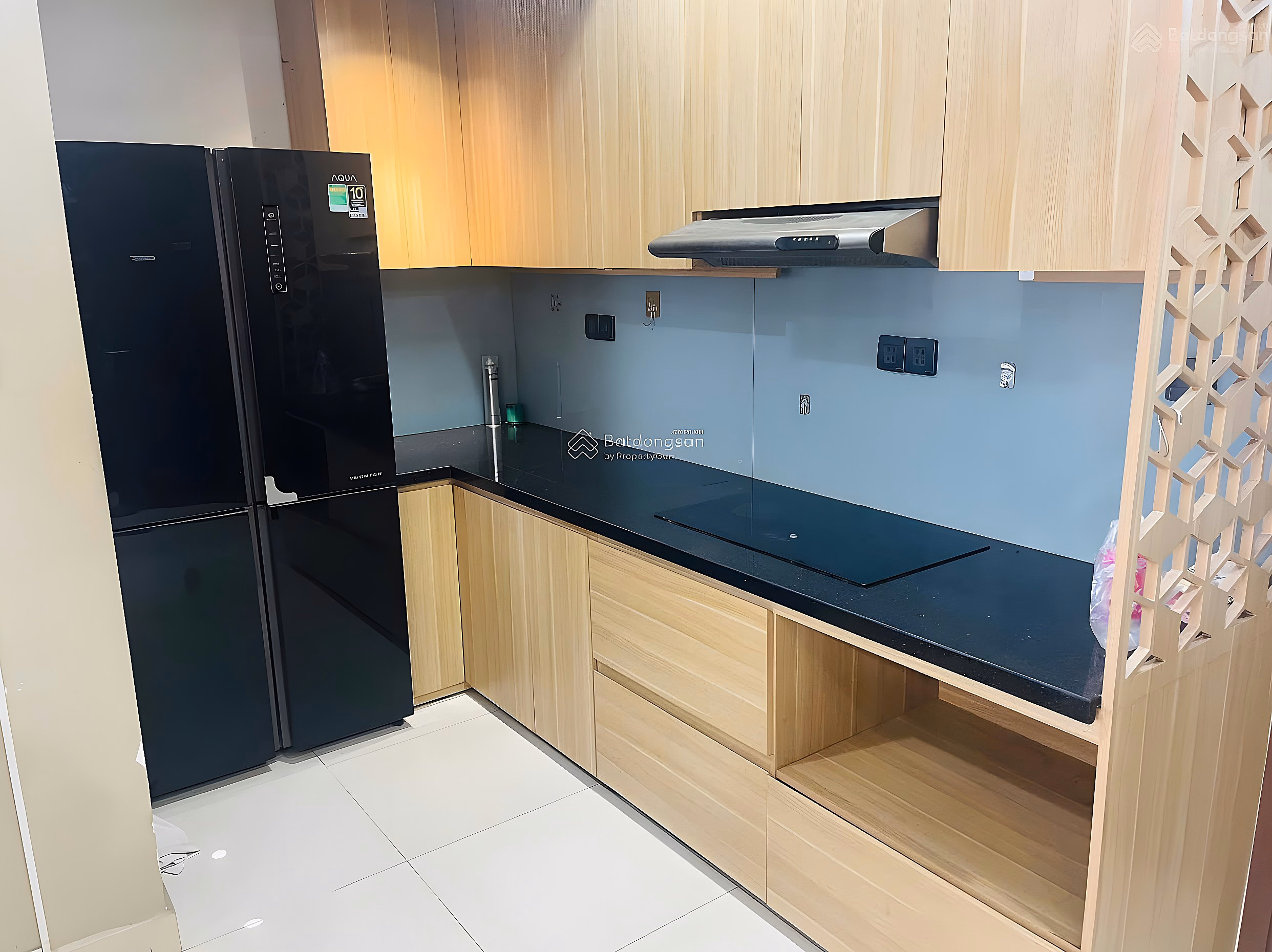 Apartment for rent with 2 bedrooms, 2 bathrooms, 70m2 in Ruby - Celadon City, 13 million VND for immediate occupancy