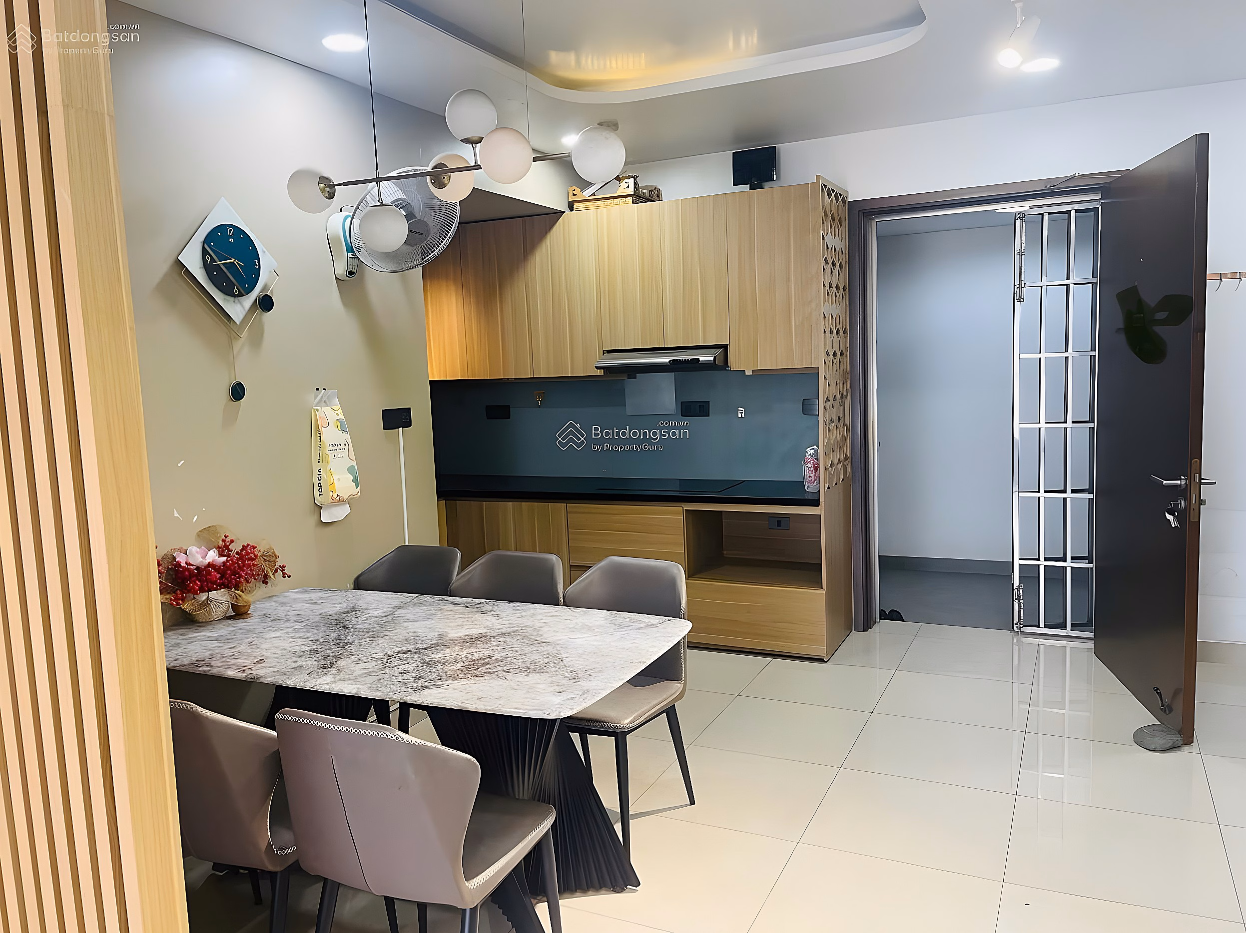 Apartment for rent with 2 bedrooms, 2 bathrooms, 70m2 in Ruby - Celadon City, 13 million VND for immediate occupancy