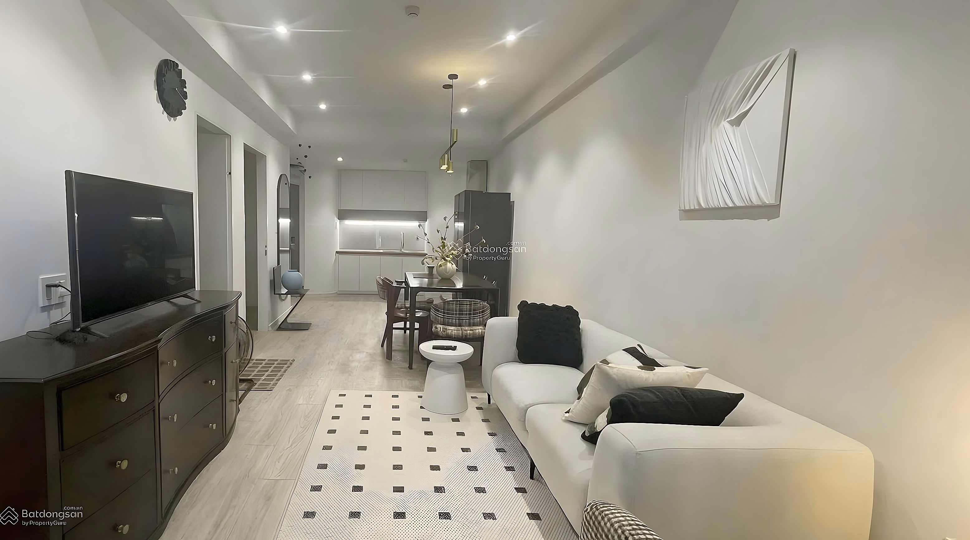 Stay now! CH Saigon South 2 bedrooms, 2 bathrooms, full NT for rent urgently. Price 16 million Contact 0906 253 *** Ms Tu