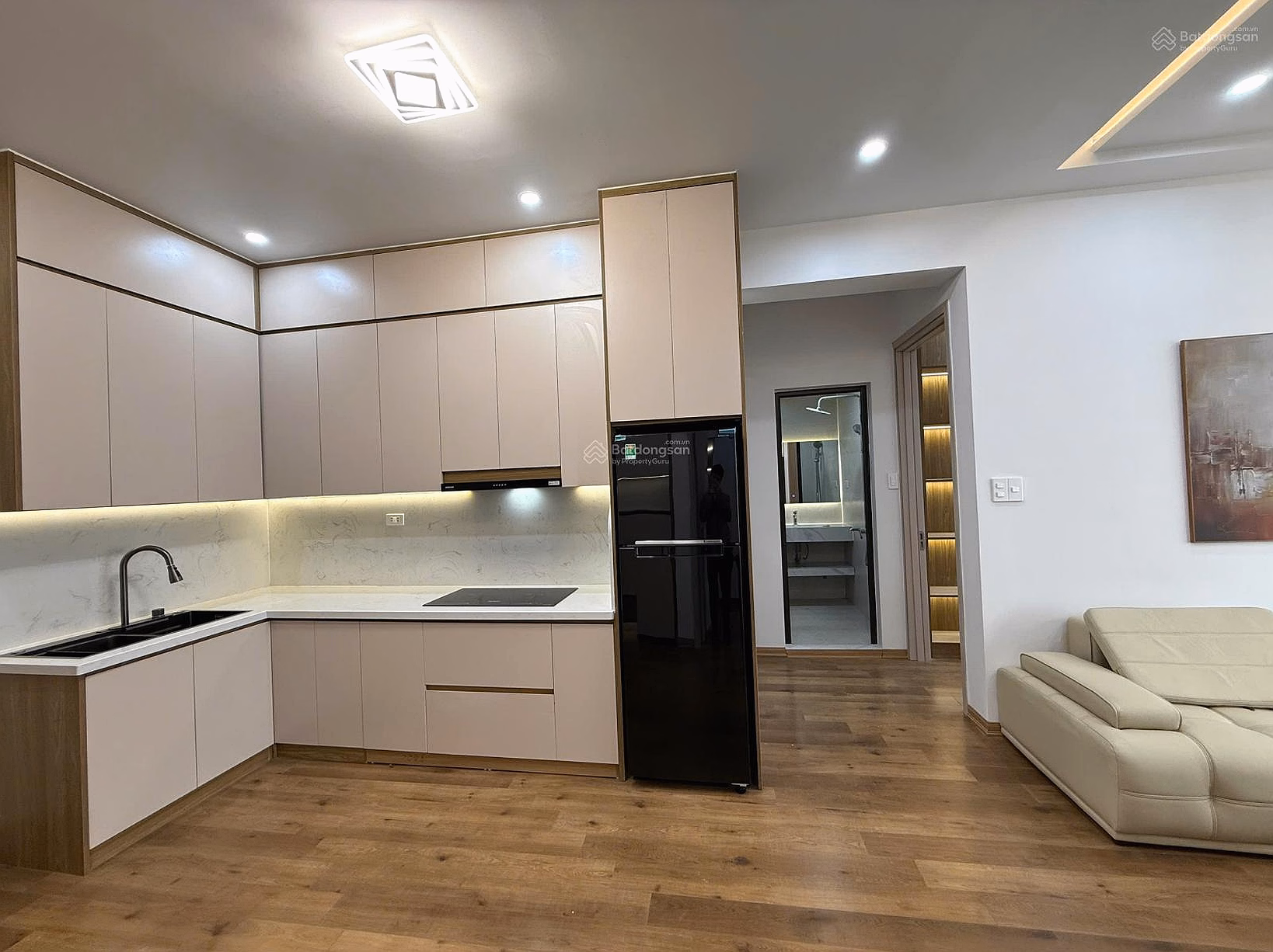 Owner sells 3-bedroom apartment, building B, 9 Dai Kim - Nguyen Canh Di Street, long-term red book