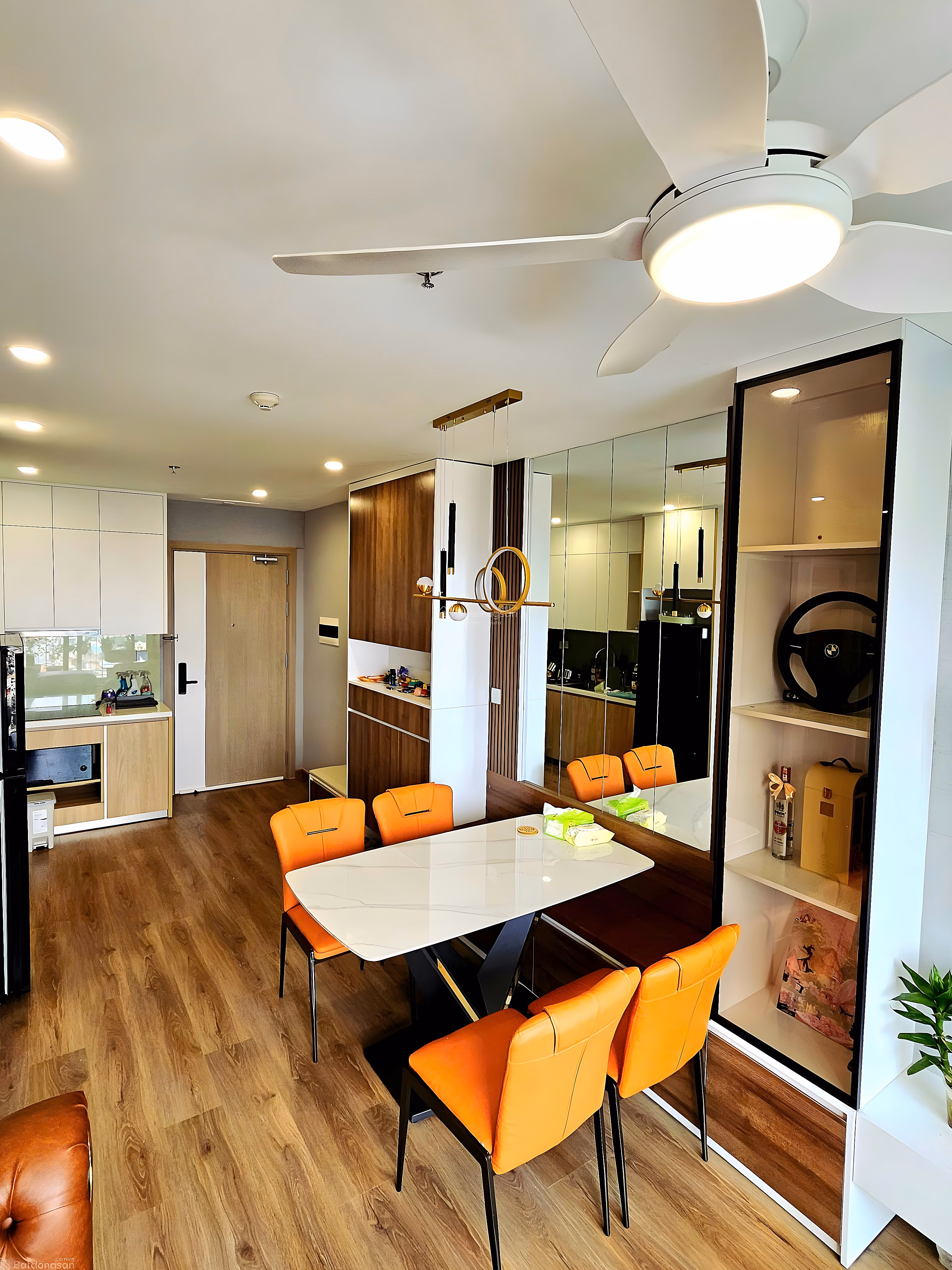 Apartment for sale at good price: Studio 2.2 billion, 1 bedroom + 3.2 billion, 2 bedroom 4 billion, 3 bedroom - 5.5 billion Vinhomes Smart City urban area