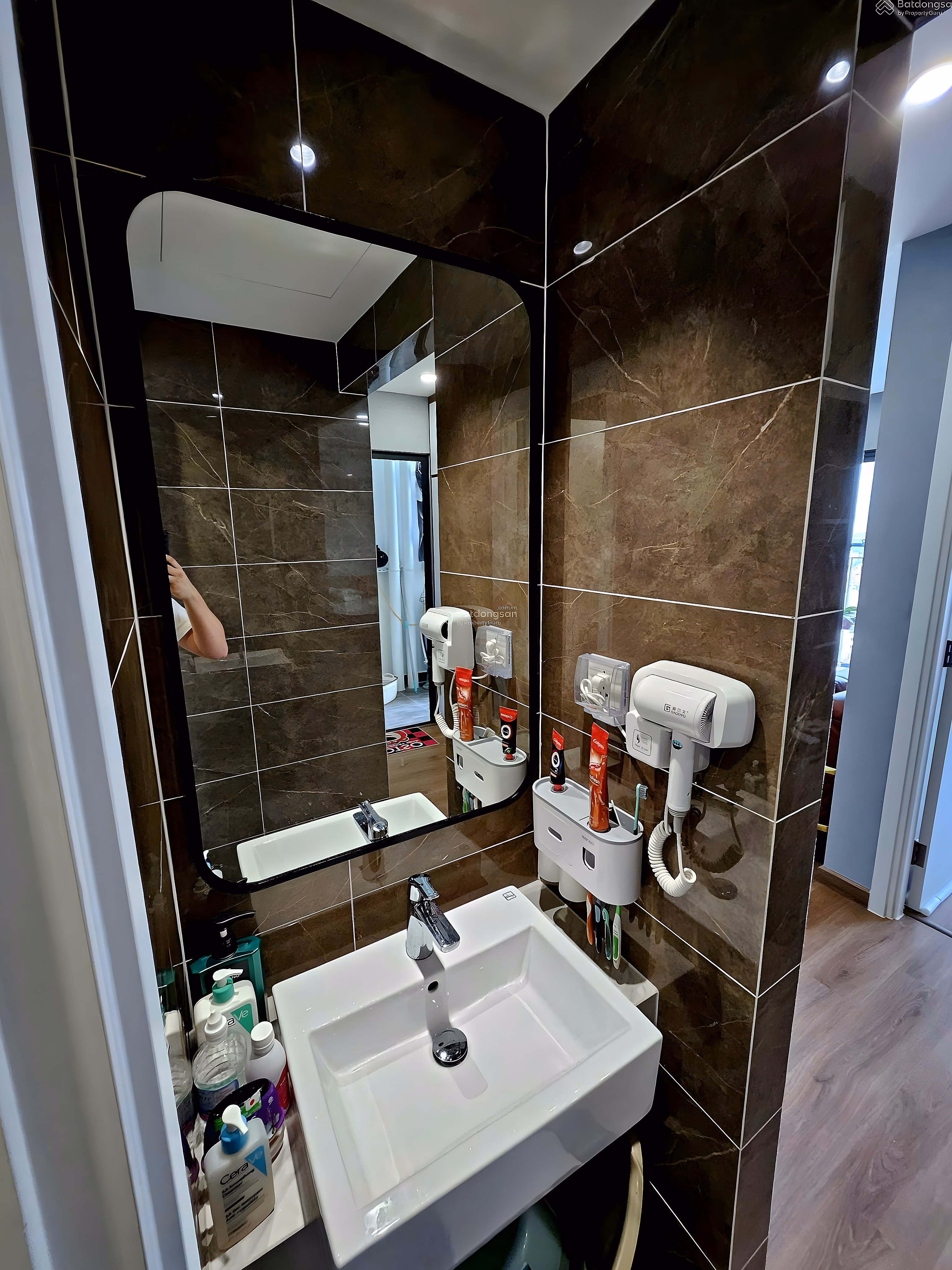 Apartment for sale at good price: Studio 2.2 billion, 1 bedroom + 3.2 billion, 2 bedroom 4 billion, 3 bedroom - 5.5 billion Vinhomes Smart City urban area