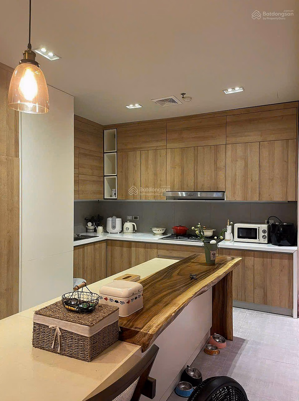 VINACONEX APARTMENT FOR SALE 57 VU Trong Phung (2 bedrooms, 2 bedrooms) 90m2, balcony, 6.6 billion, red book ready (0907 833 ***)