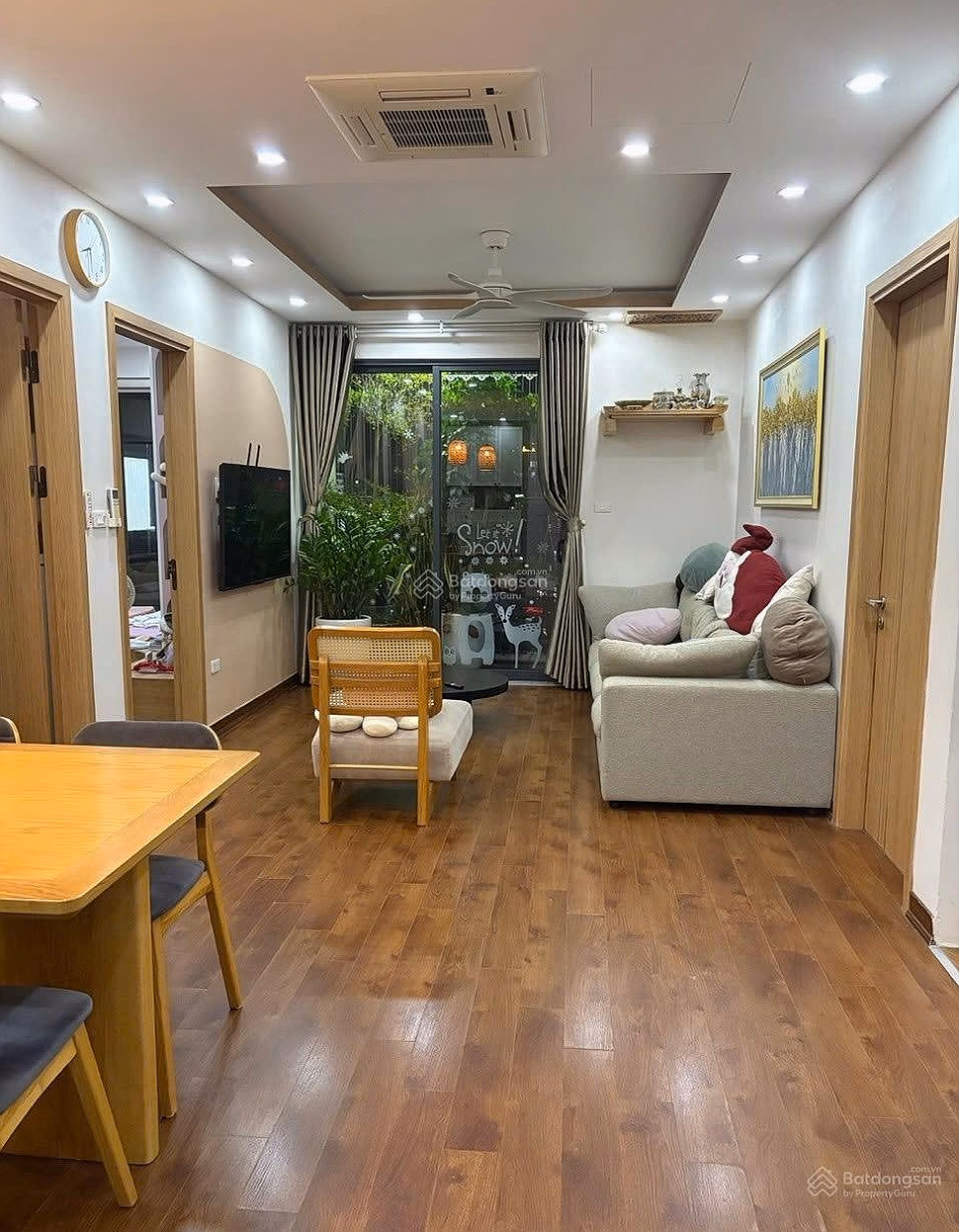 Selling 86m convex apartment in Binh City, 16th floor, 3N, 2WC, full beautiful furniture, price only 8.2 billion***