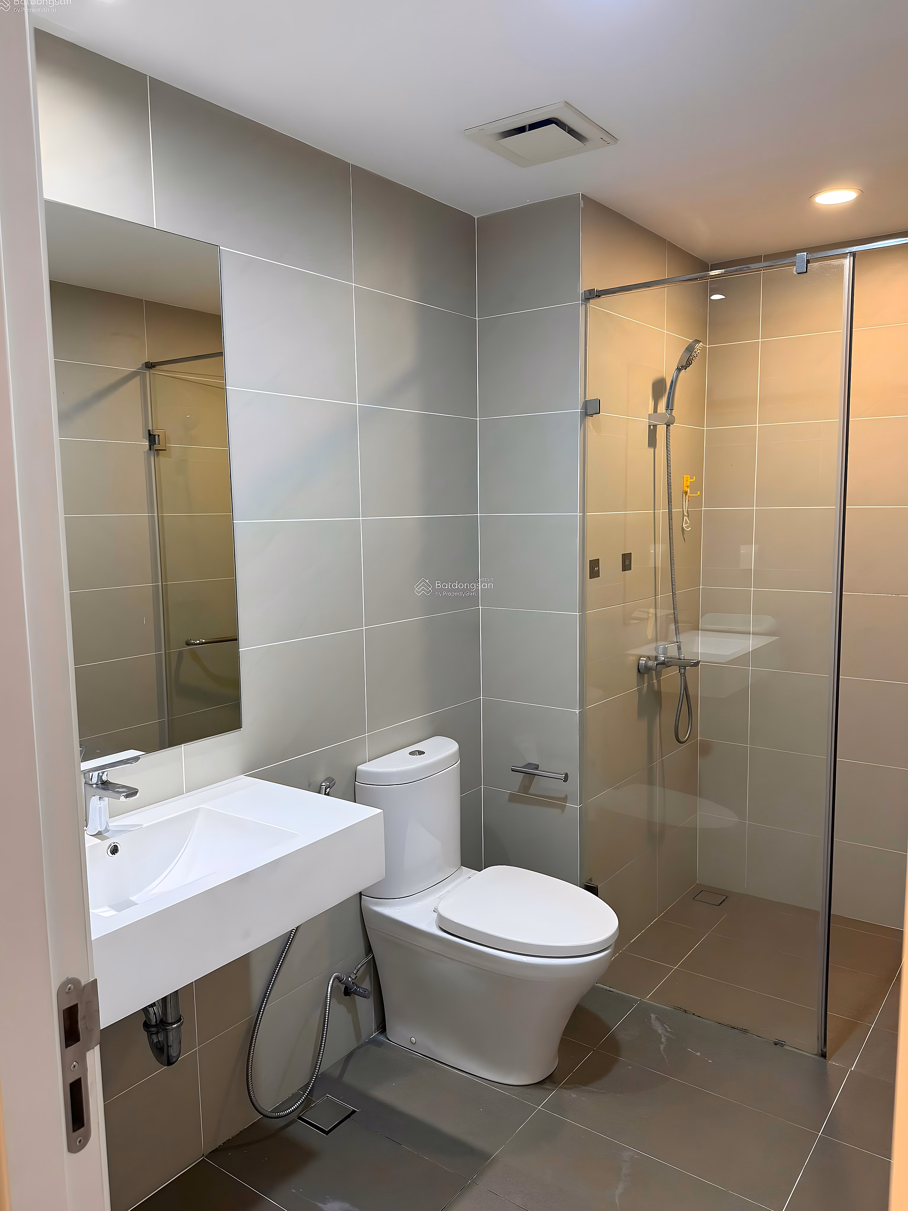 SUPER PRICE FOR INVESTING LUXURY APARTMENT NOVO KOSMO TAY HO BUILDING