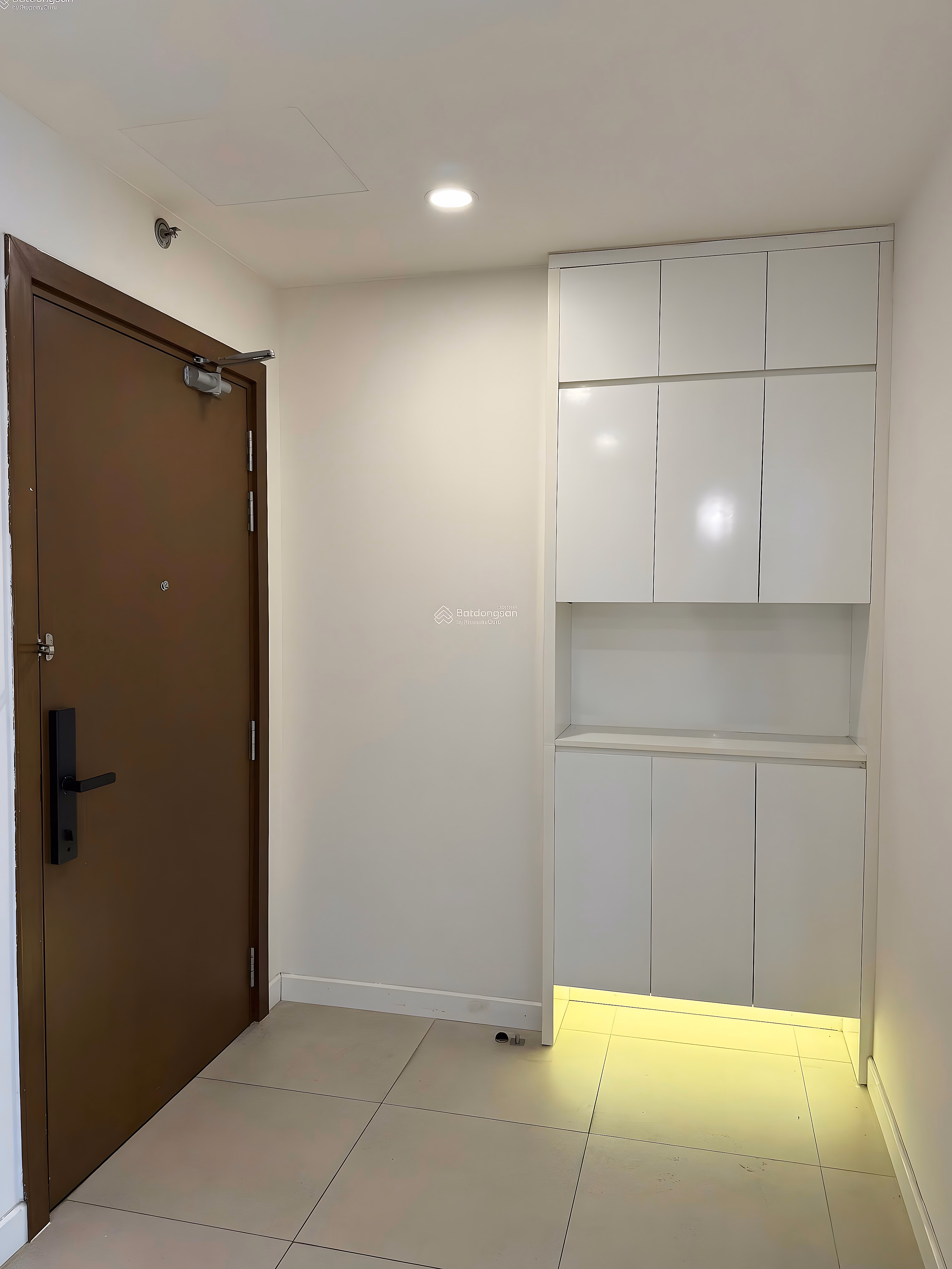 SUPER PRICE FOR INVESTING LUXURY APARTMENT NOVO KOSMO TAY HO BUILDING