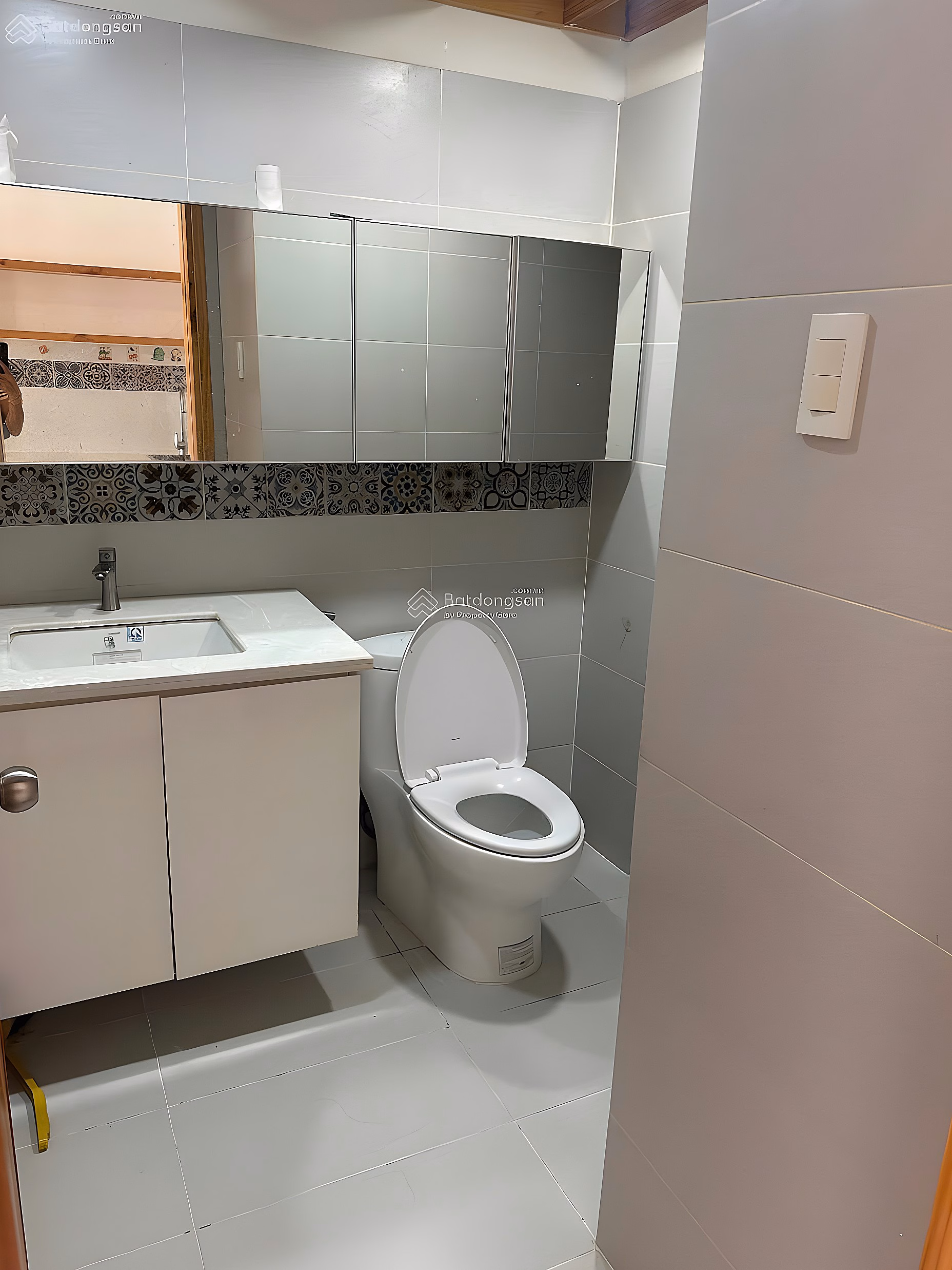 Officetel for living and business registration, Good price 9.5 million - Furnished, Full utilities Free