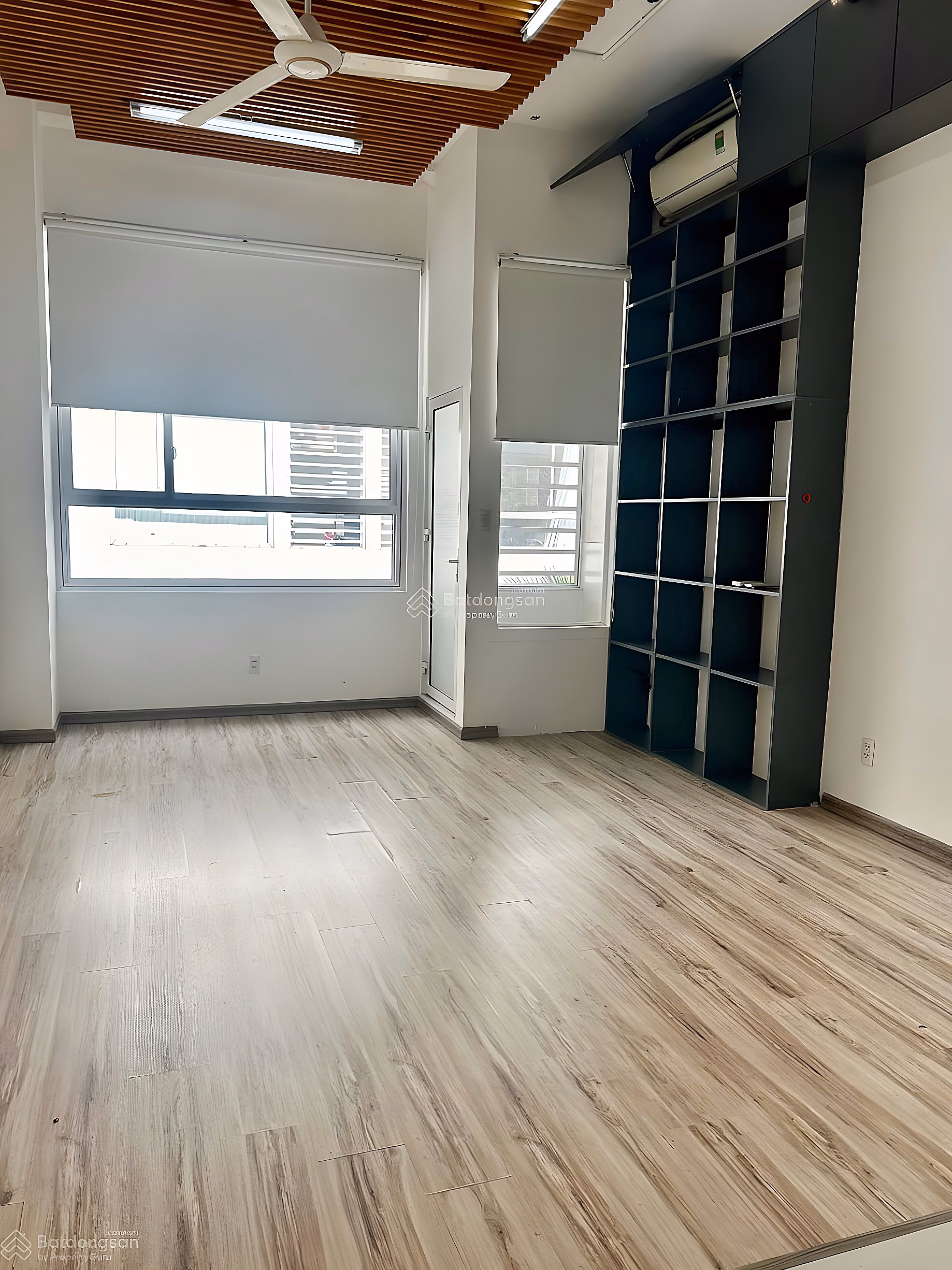 Officetel for living and business registration, Good price 9.5 million - Furnished, Full utilities Free