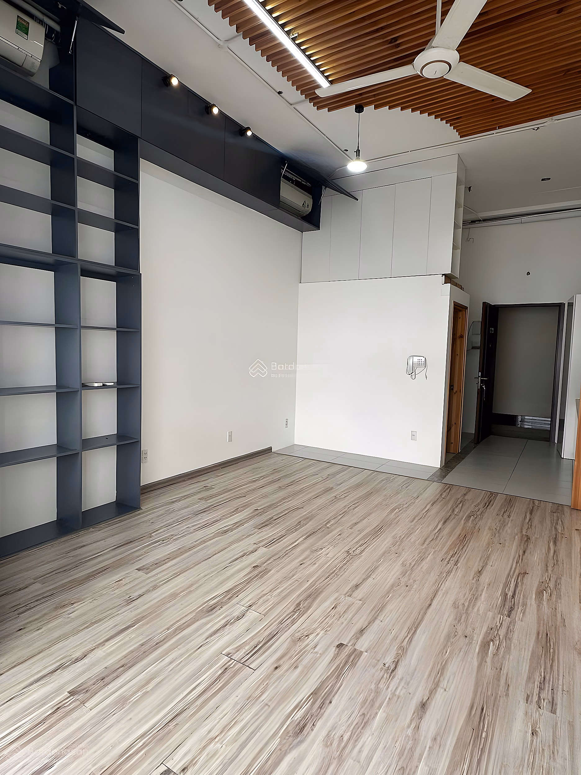Officetel for living and business registration, Good price 9.5 million - Furnished, Full utilities Free