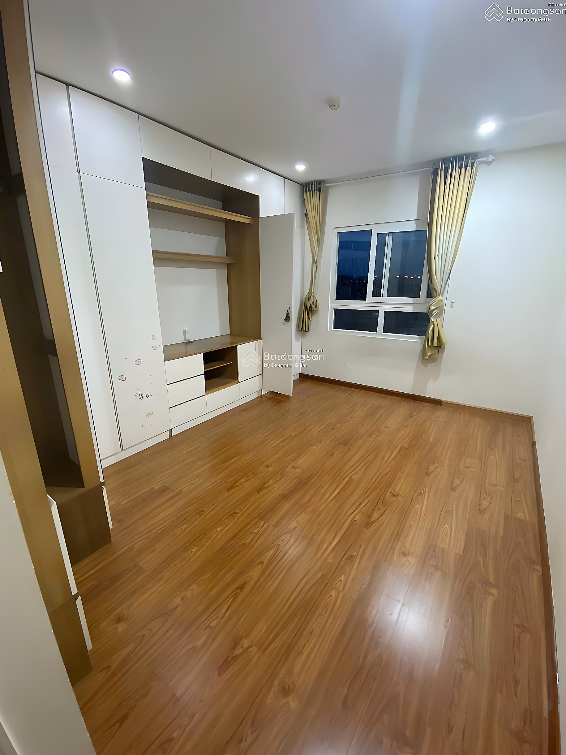 Guaranteed real pictures, real prices - Phuc Yen CC 80m² 2 bedrooms 2 bathrooms, open view, beautiful house***