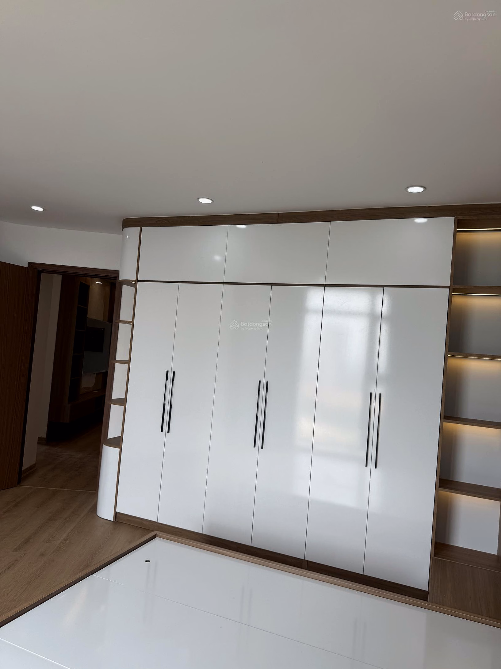 Homeowner needs deposit to quickly sell apartment in CT5B building, Me Tri Thuong urban area, Nam Tu Liem, Hanoi