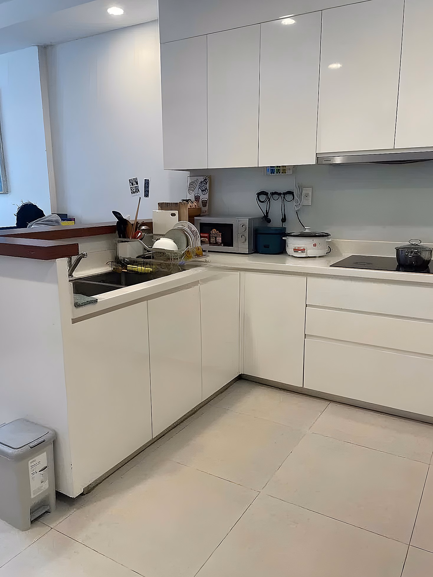 The GoldView apartment for rent at 346 Ben Van Don 67m2 2 bedrooms fully furnished, closing price 17 million