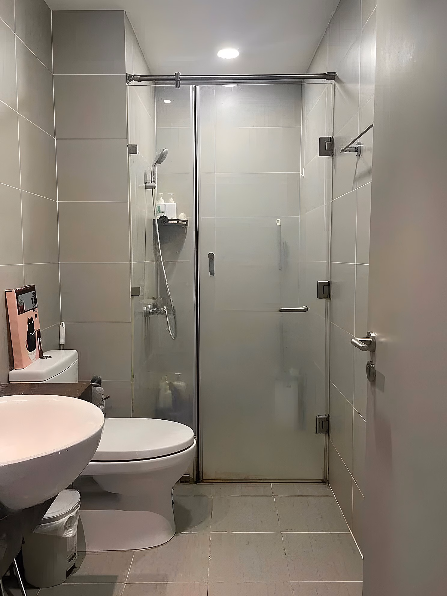 The GoldView apartment for rent at 346 Ben Van Don 67m2 2 bedrooms fully furnished, closing price 17 million