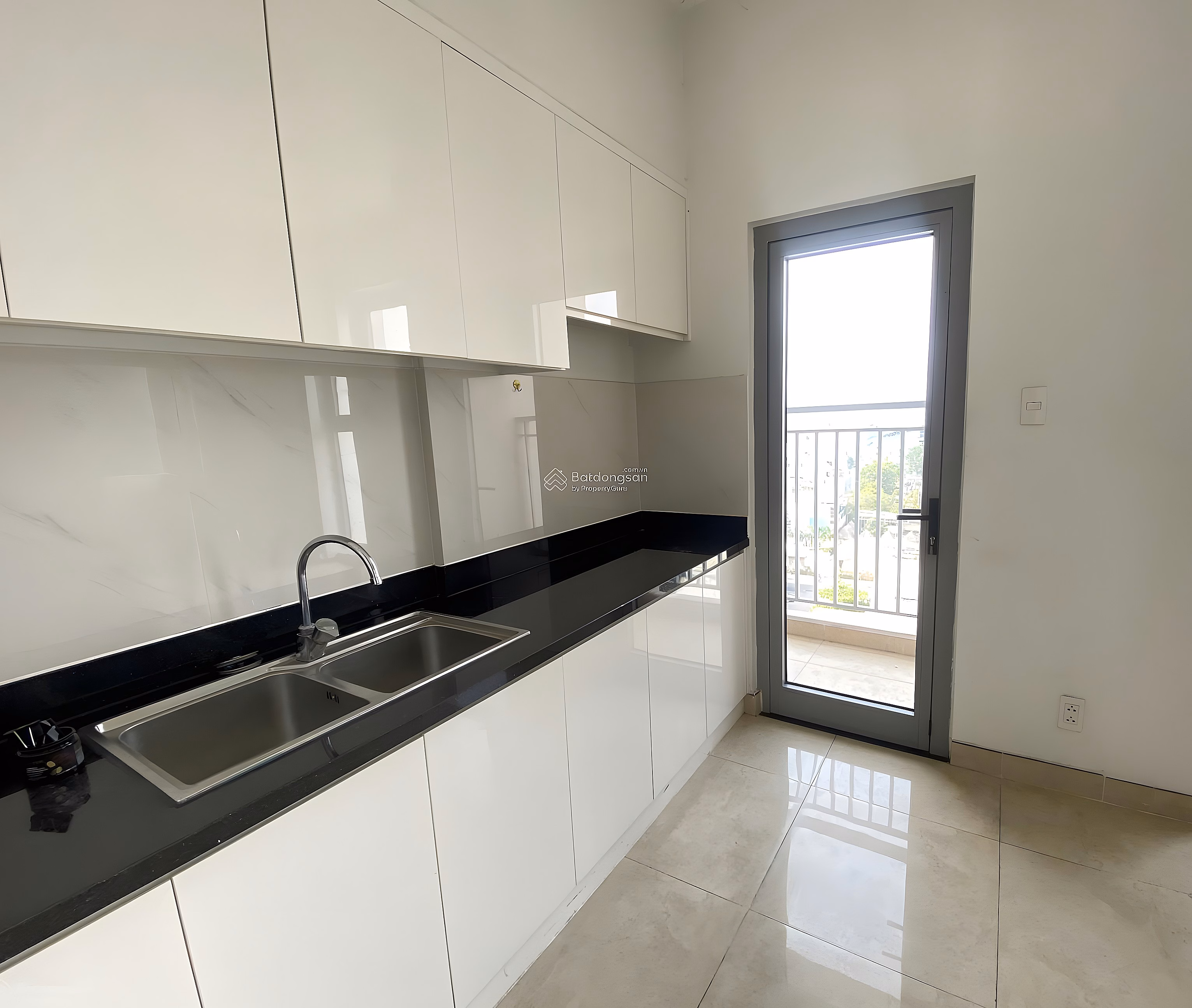 Looking for a tenant for Luxcity apartment 45m2, 1 bedroom 1 bathroom, only 8 million/month, airy high floor