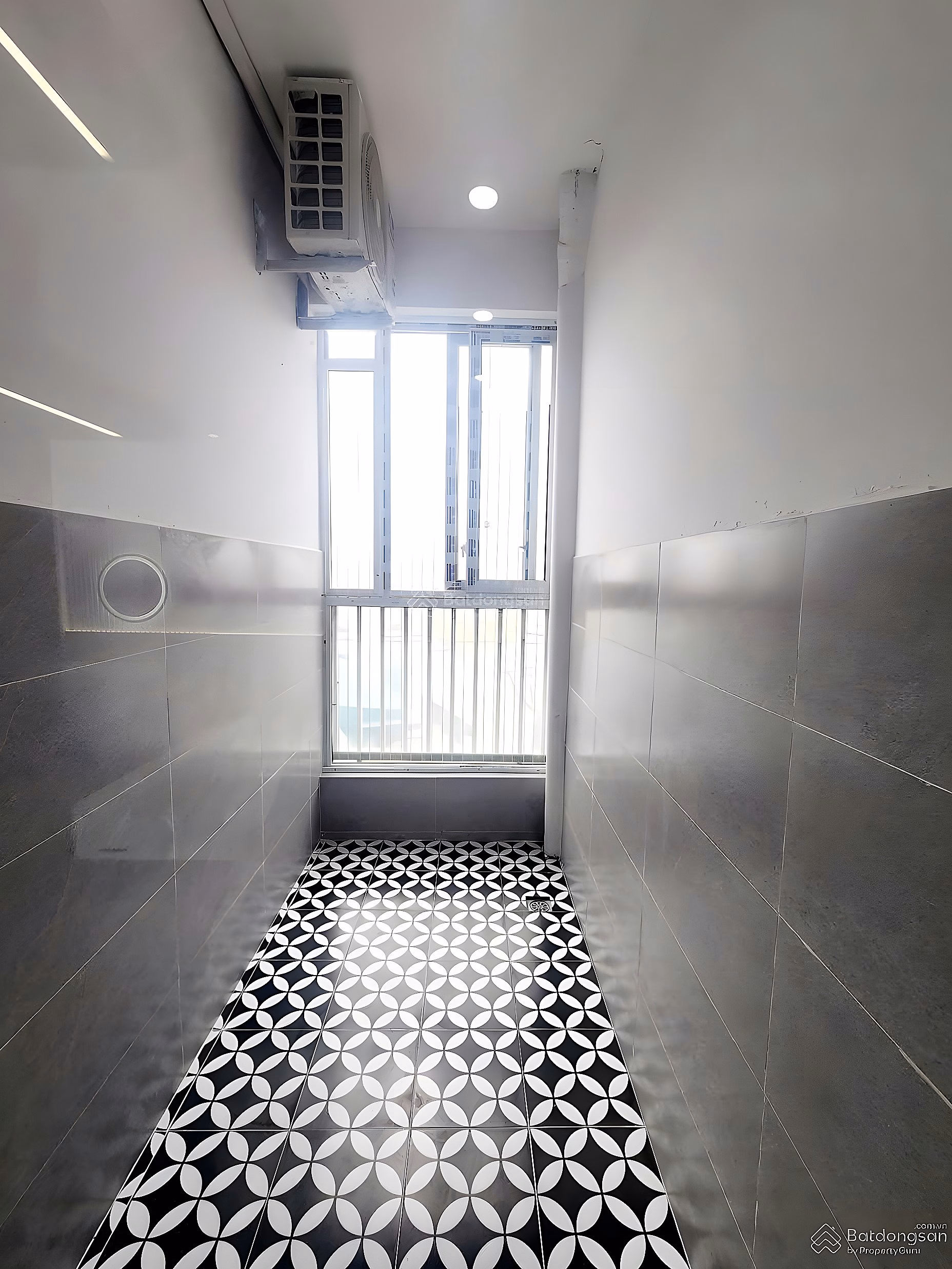 GOOD PRICE - LONG-TERM PINK BOOK - 90M APARTMENT - 3 BEDROOMS - NEW FULL INTERIOR REPAIR - RELEASE
