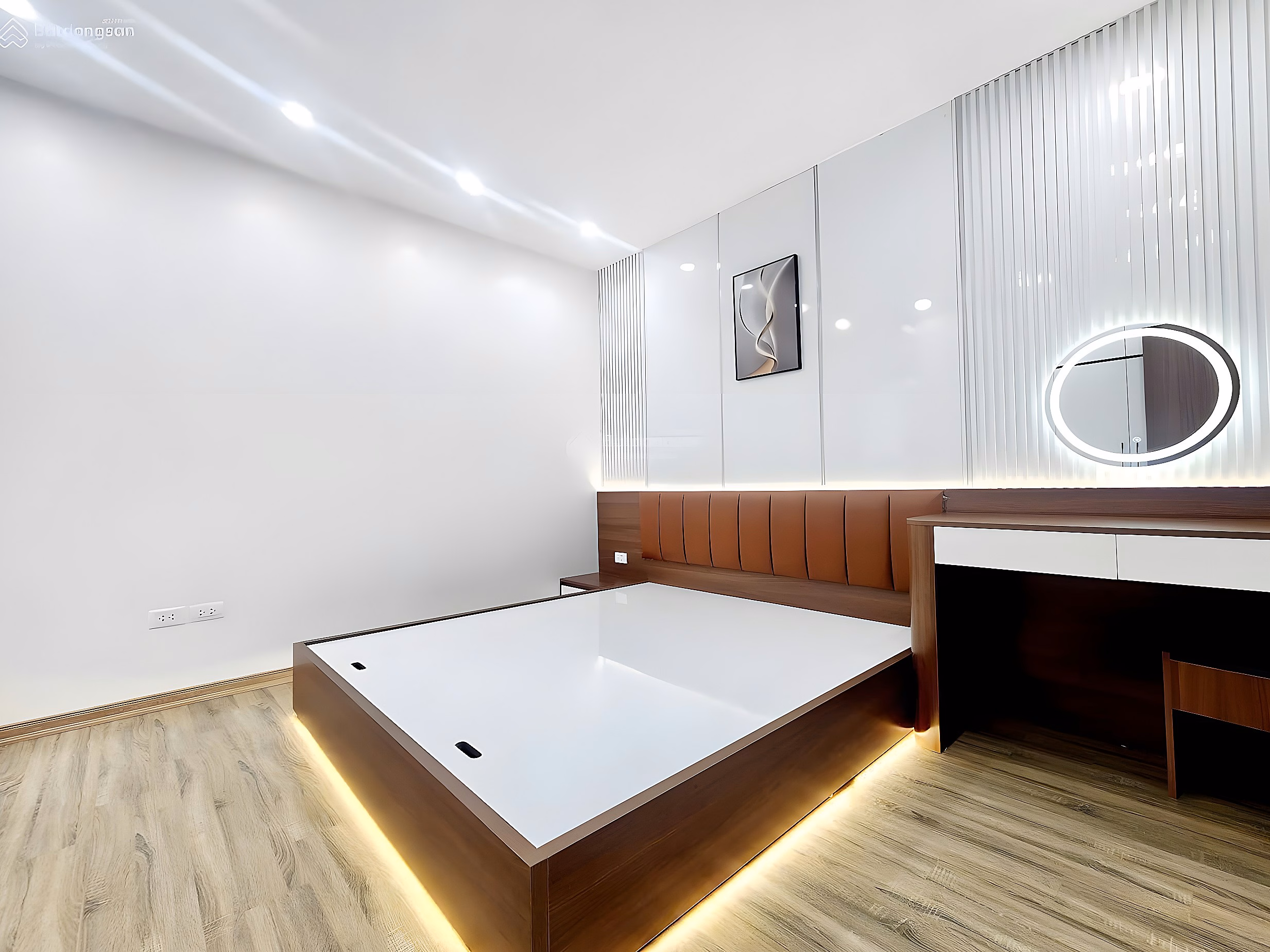 GOOD PRICE - LONG-TERM PINK BOOK - 90M APARTMENT - 3 BEDROOMS - NEW FULL INTERIOR REPAIR - RELEASE