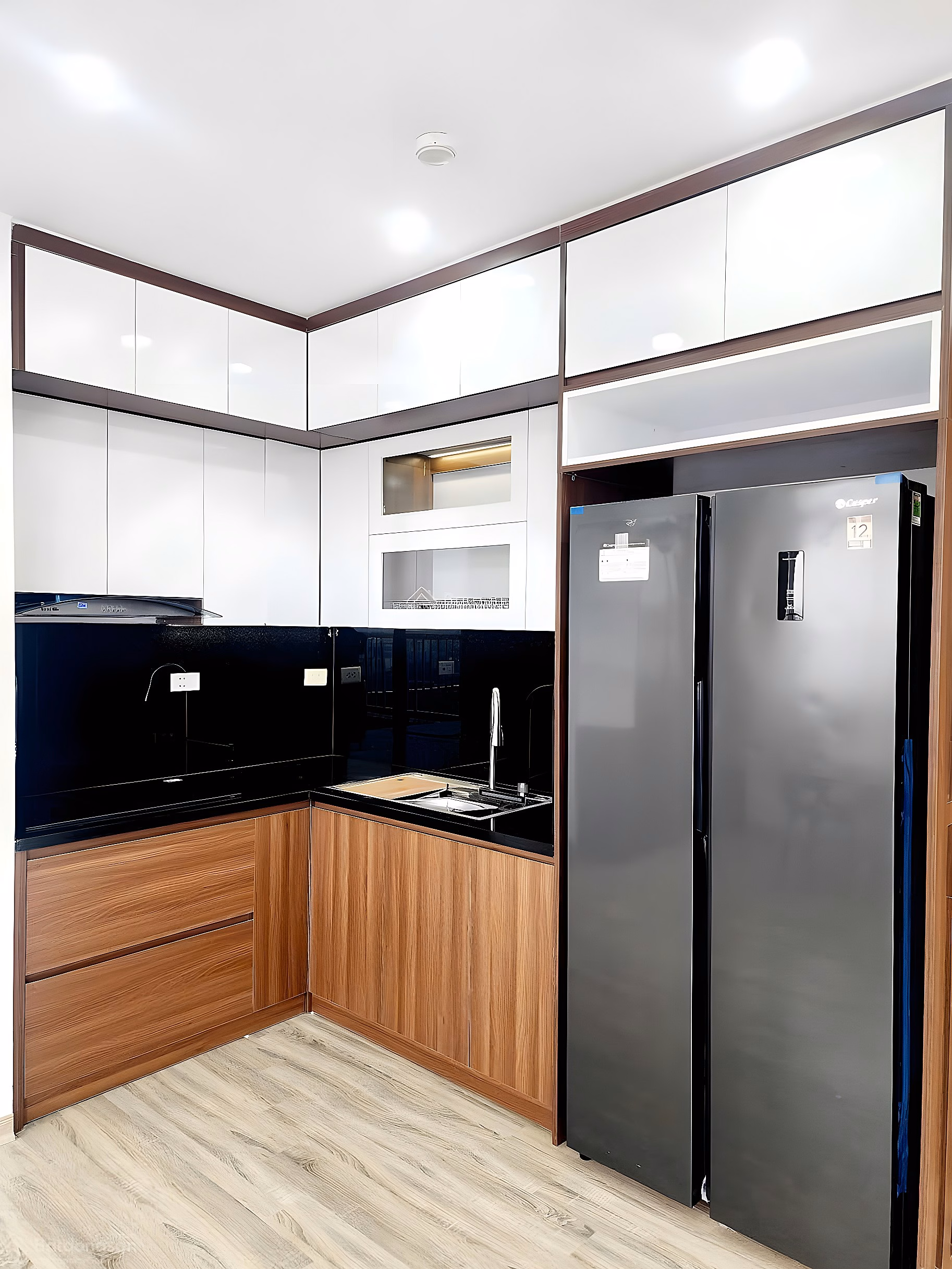 GOOD PRICE - LONG-TERM PINK BOOK - 90M APARTMENT - 3 BEDROOMS - NEW FULL INTERIOR REPAIR - RELEASE