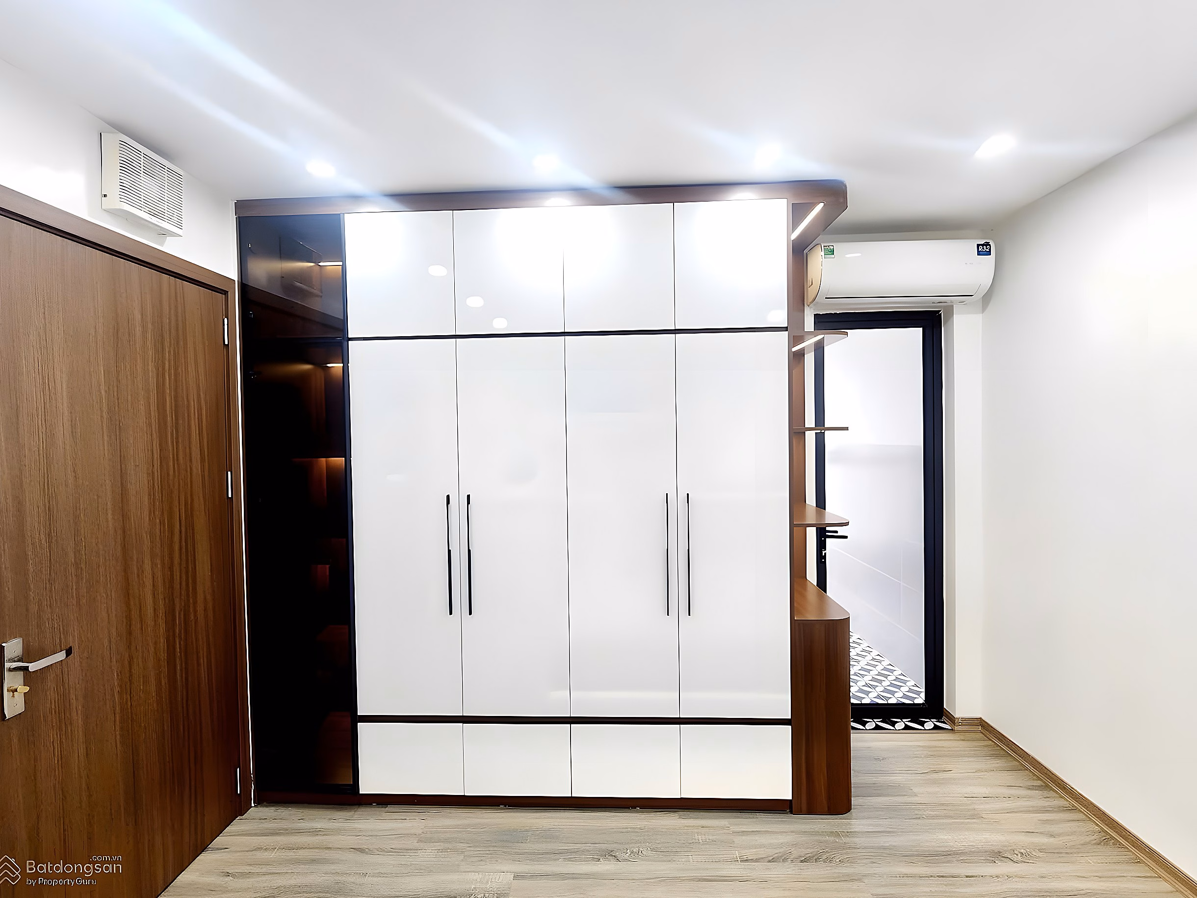 GOOD PRICE - LONG-TERM PINK BOOK - 90M APARTMENT - 3 BEDROOMS - NEW FULL INTERIOR REPAIR - RELEASE