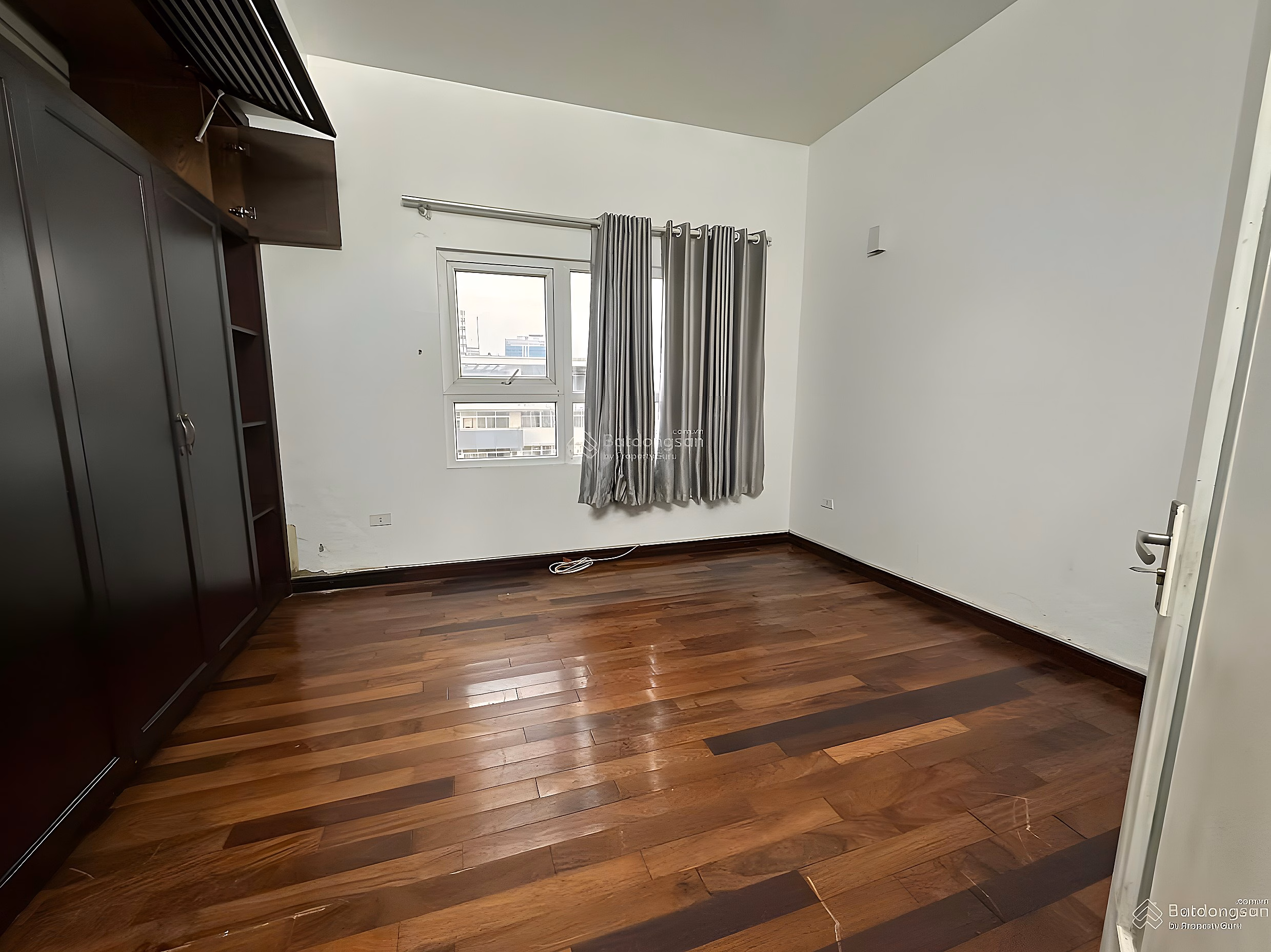 M5 Tower apartment for rent at 91 Nguyen Chi Thanh, 149m, 3 bedrooms, 2 bathrooms