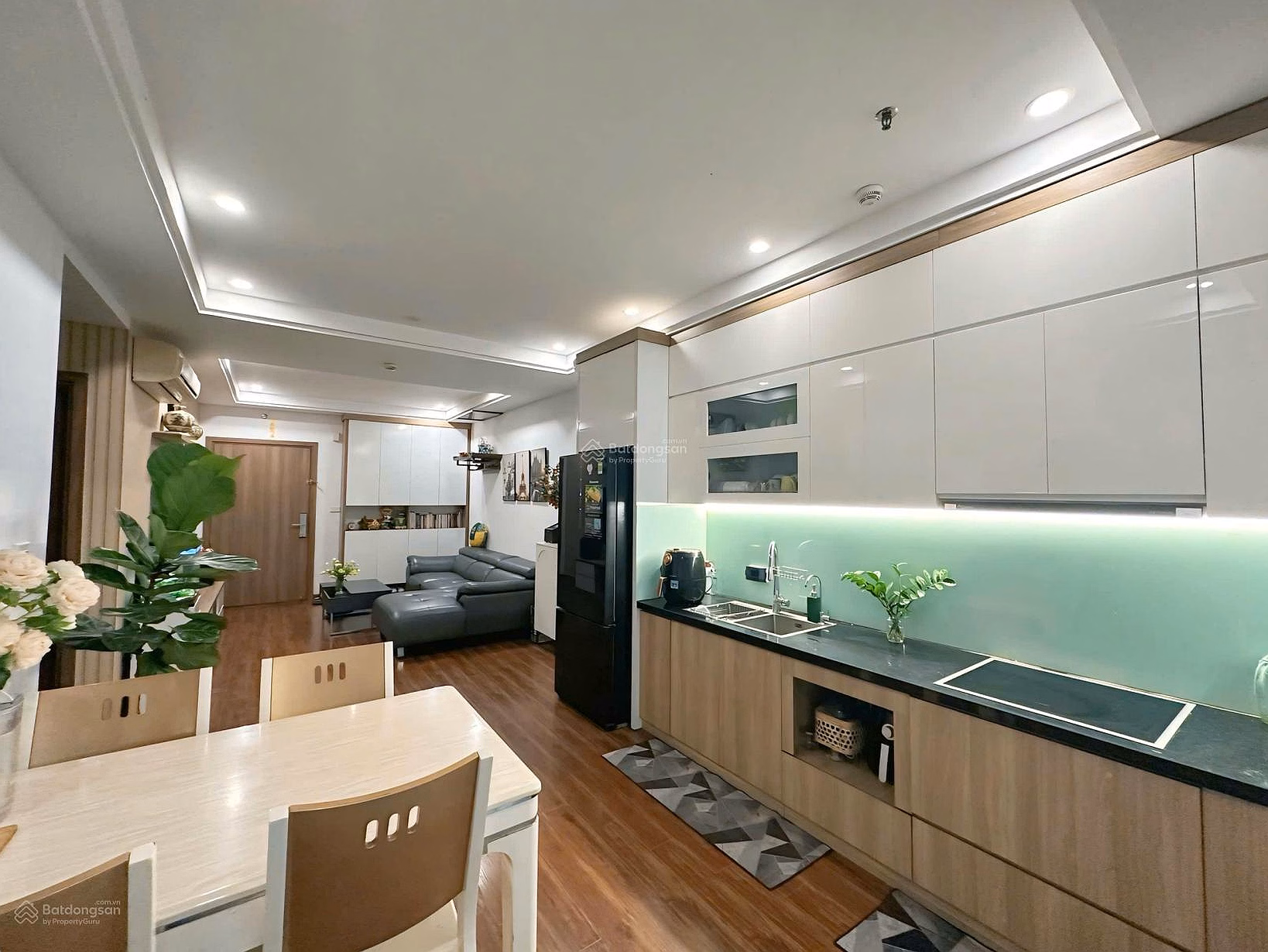 Apartment for sale 69m2, 2 bedrooms, 2 bathrooms at Sky Central, negotiable price, rare item in Hoang Mai, Hanoi