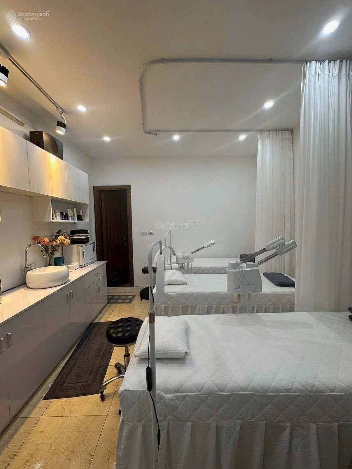 Selling apartment K35 Tan Mai Apartment, Building NO1A, middle floor 77m _ 6.9 billion***