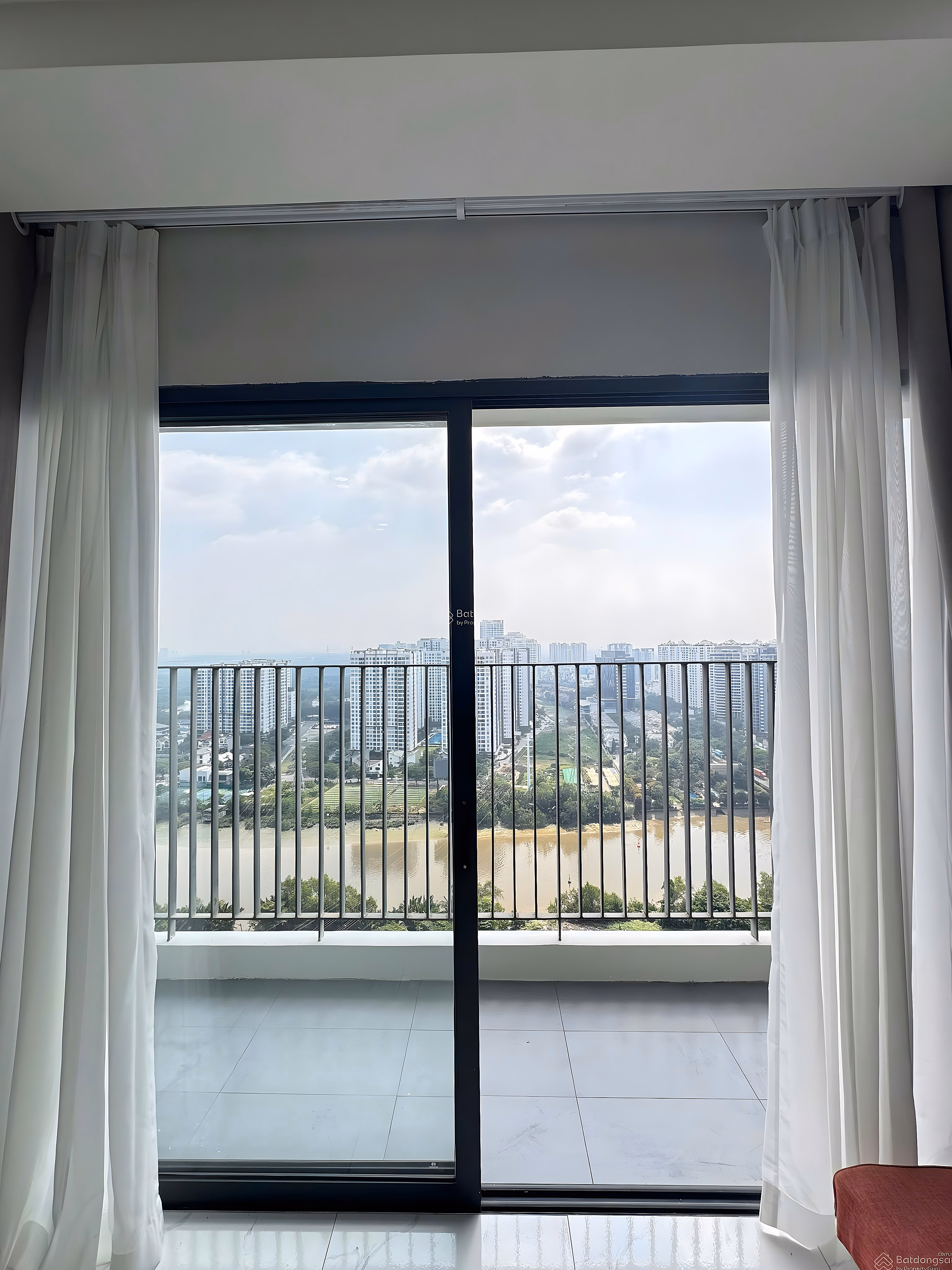 LAVIDA PLUS APARTMENT FOR RENT IN DISTRICT 7: 3 BEDROOM PRICE 25 MILLION/MONTH LOCATION, RIVER VIEW***