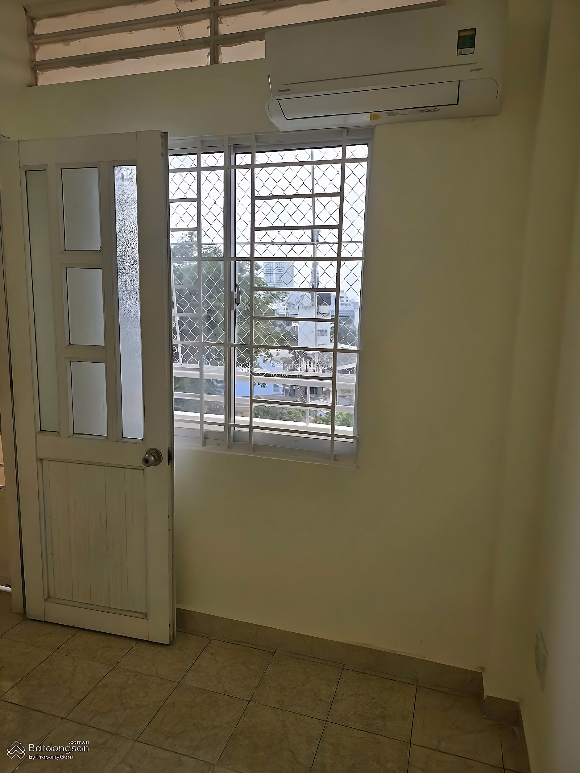 2 bedroom apartment for rent in Nhieu Tu Apartment, price 8.5 million/month