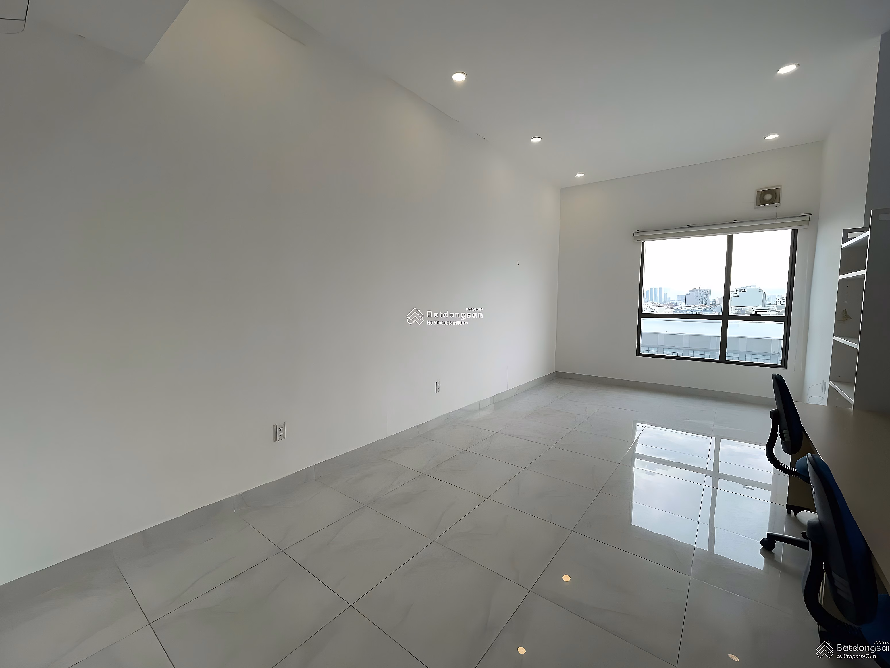 Orchard Garden apartment for rent 10 million 36m2 Novaland airport area basic furniture early entry