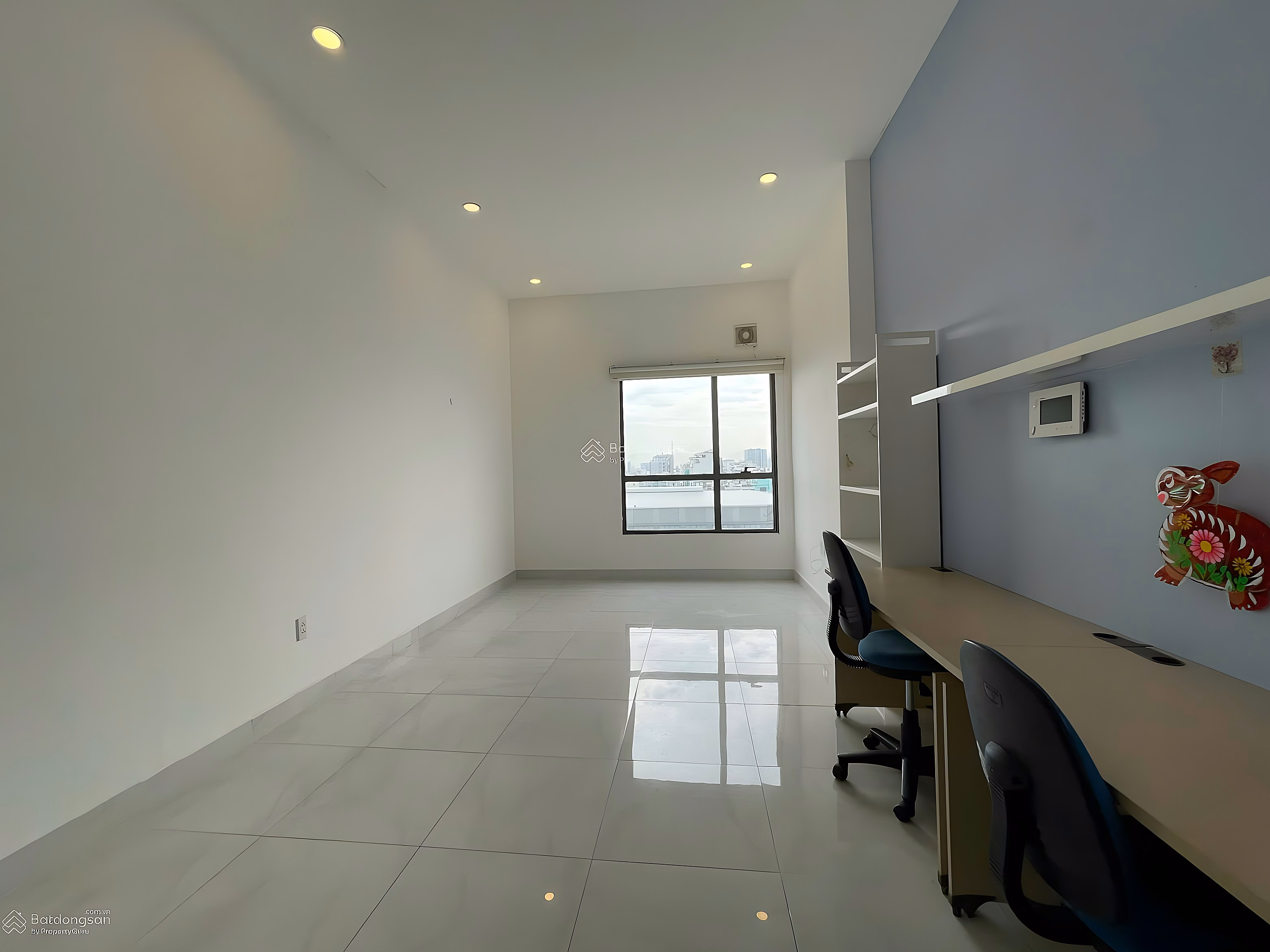 Orchard Garden apartment for rent 10 million 36m2 Novaland airport area basic furniture early entry