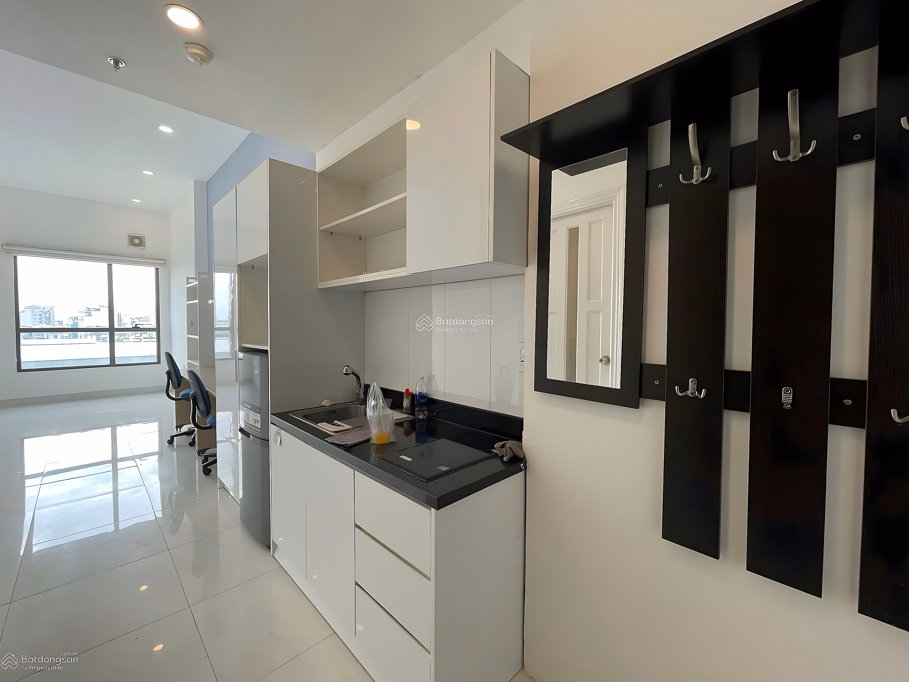 Orchard Garden apartment for rent 10 million 36m2 Novaland airport area basic furniture early entry