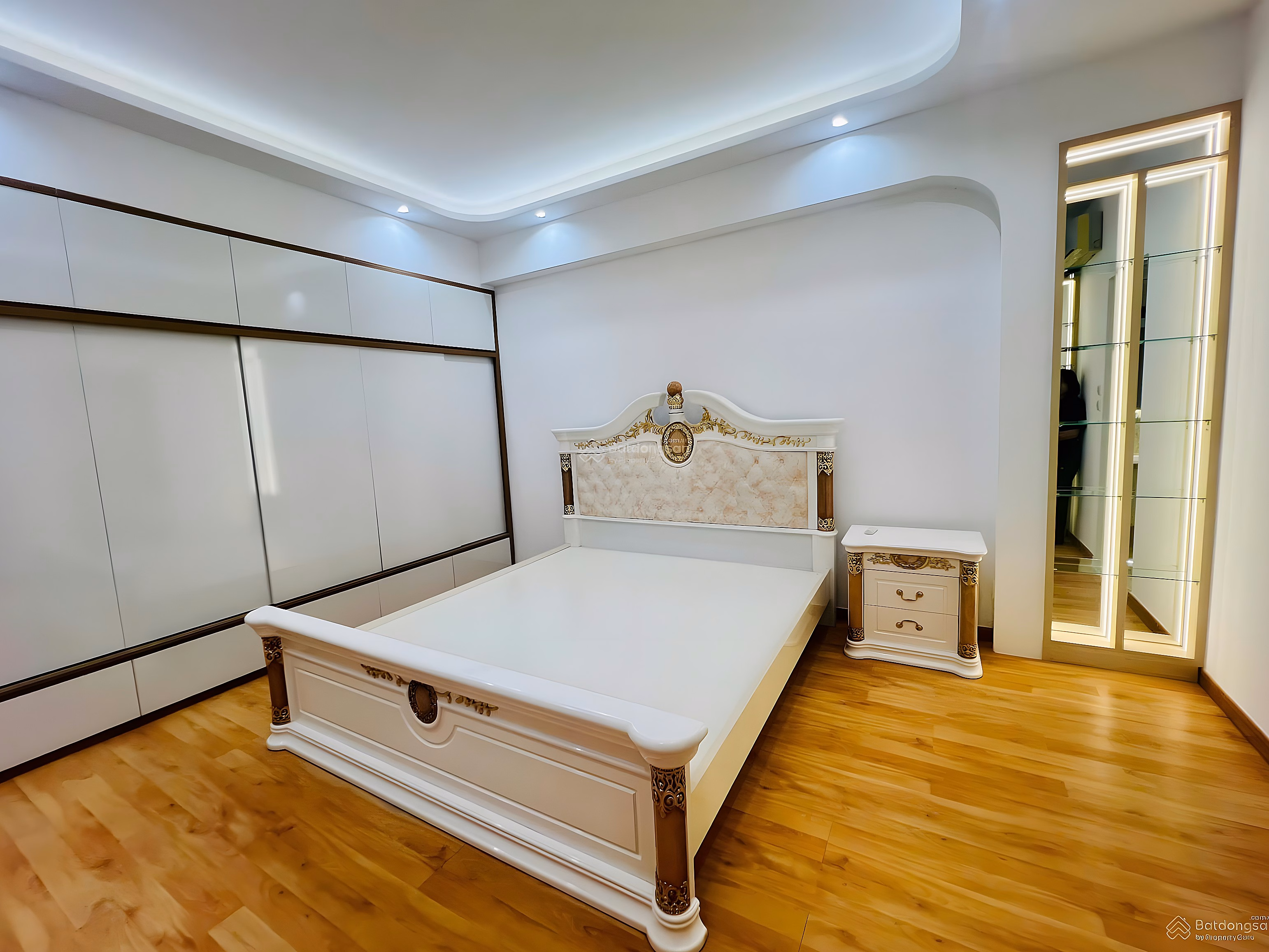 Saigon Pearl apartment for rent, 28 million VND, 135 m2, 3 bedrooms, 2 bathrooms